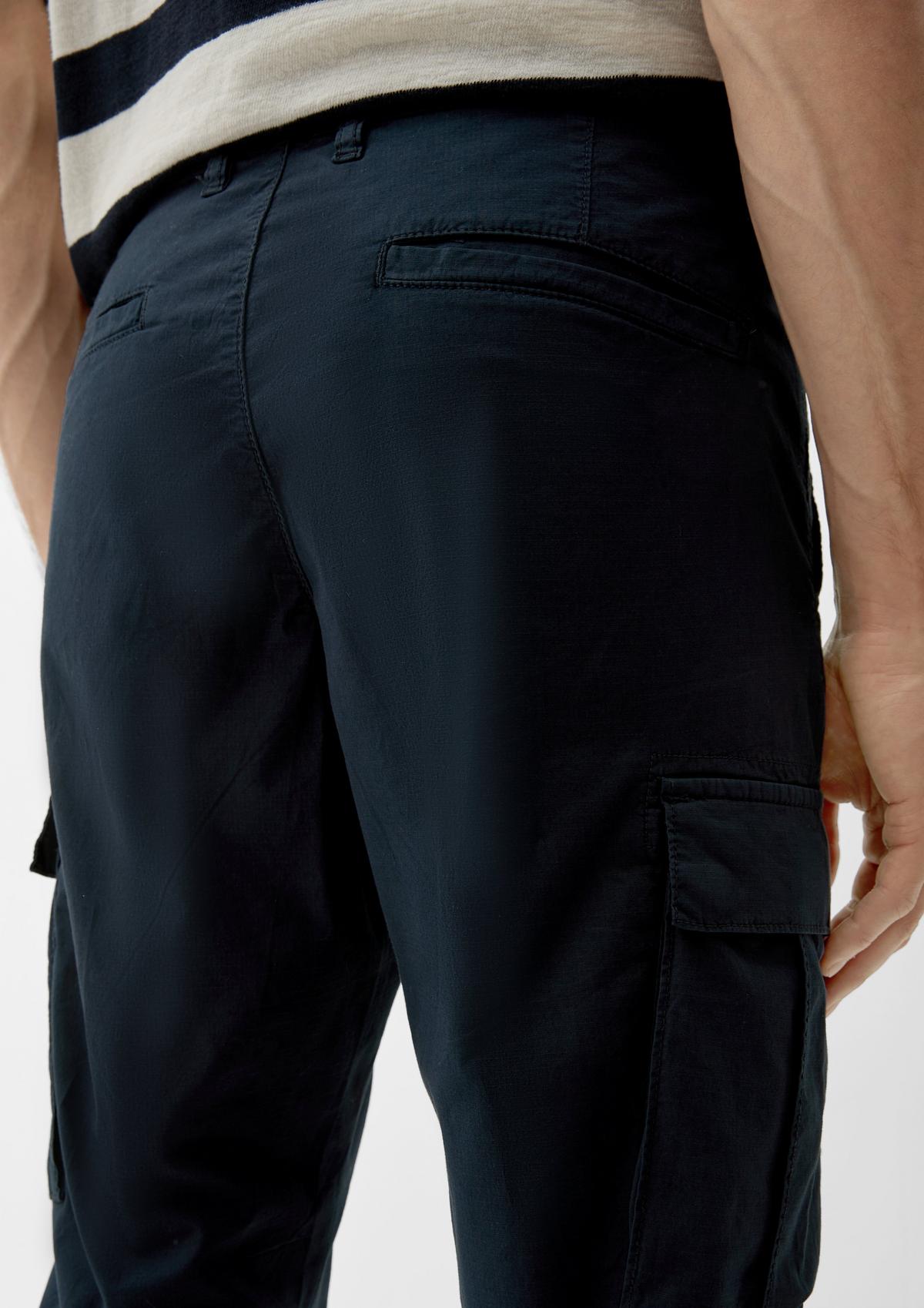 s.Oliver Regular: hlače z velikimi žepi