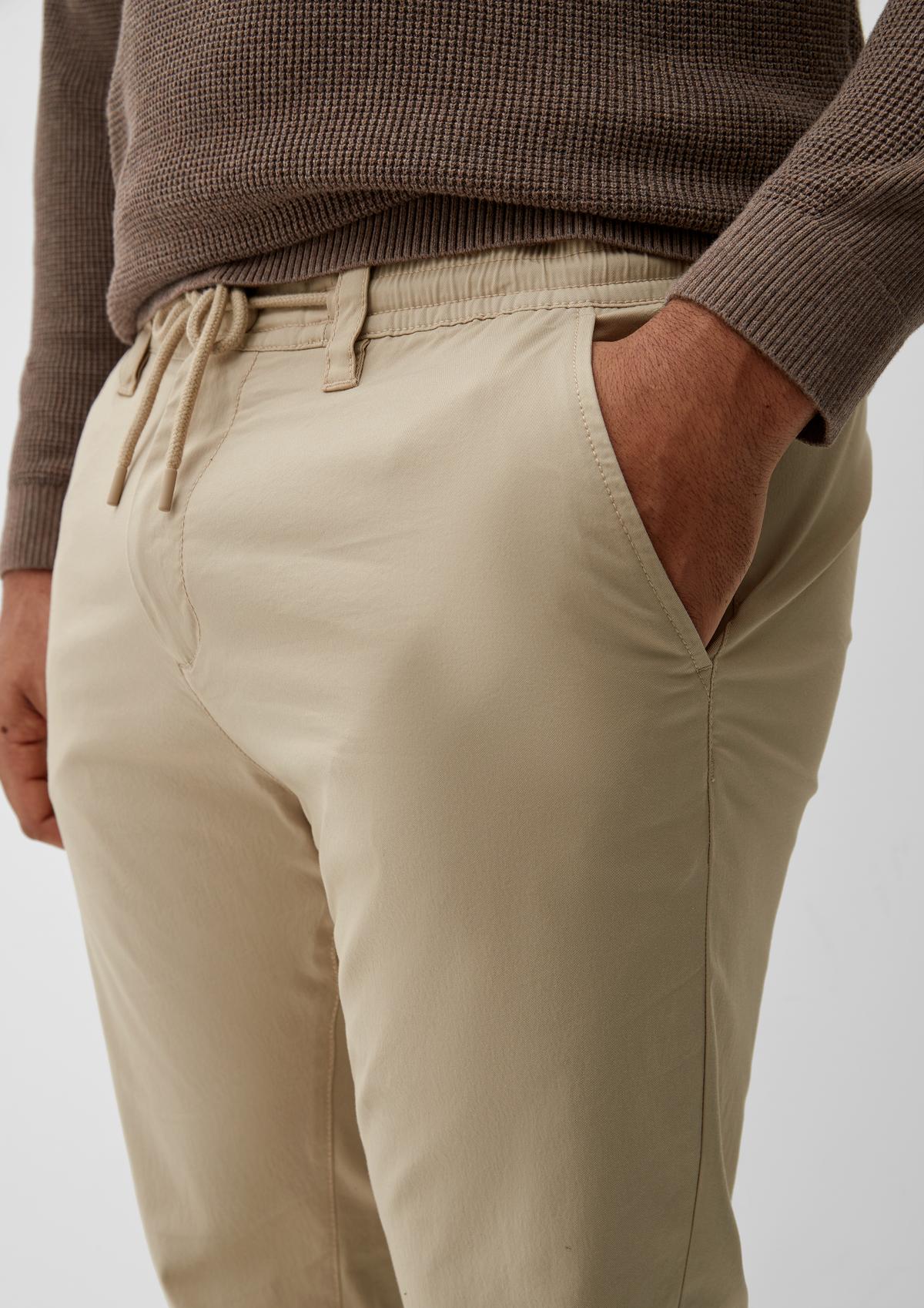s.Oliver Regular: keprové nohavice s elastickým pásom