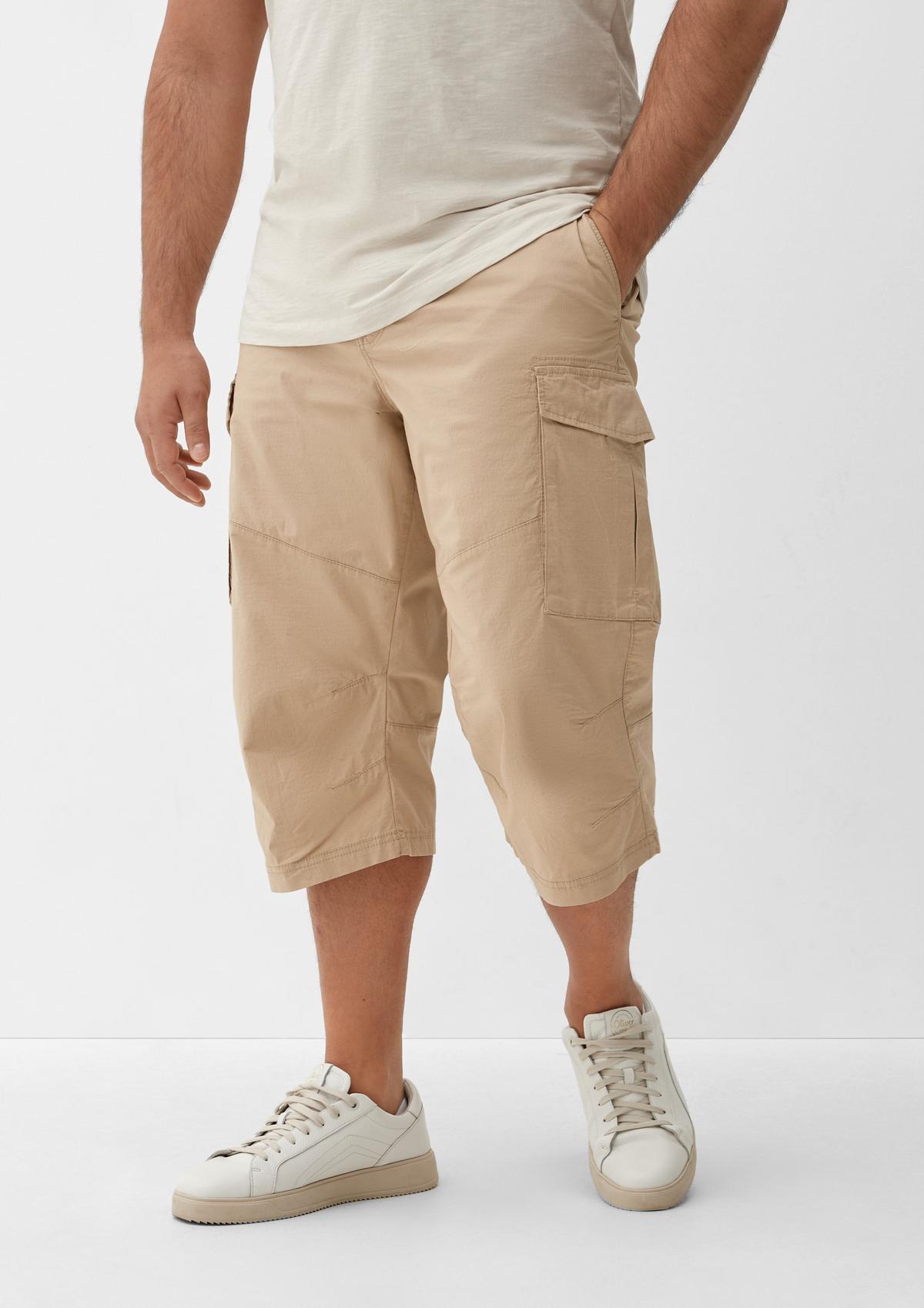 cargo with olive Bermudas fit: Relaxed pockets -