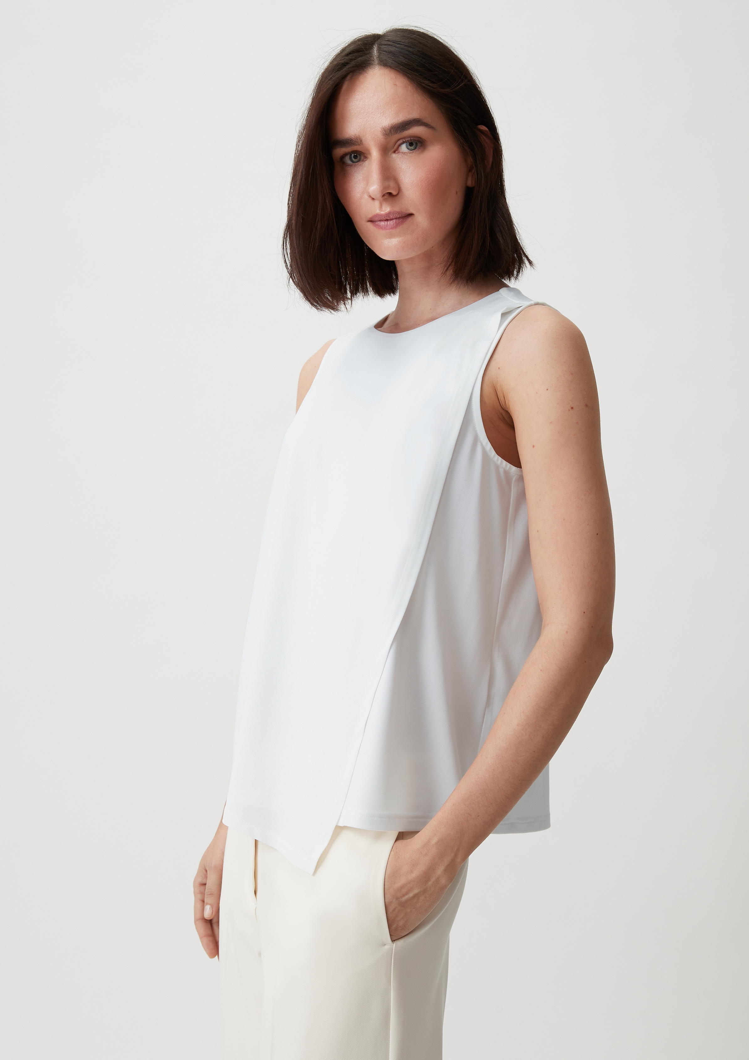 Women's Sleeveless White Layering Blouse