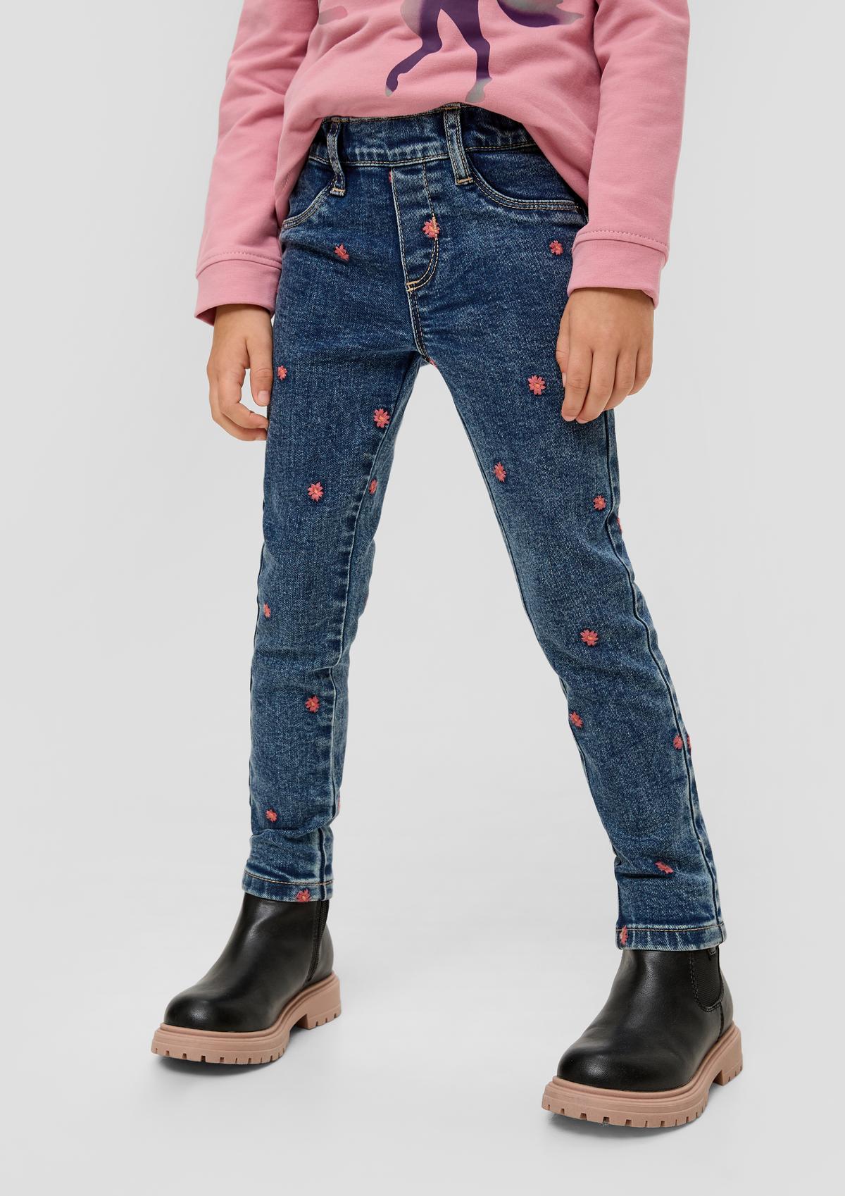 Tregínsy: džínsy s výšivkou