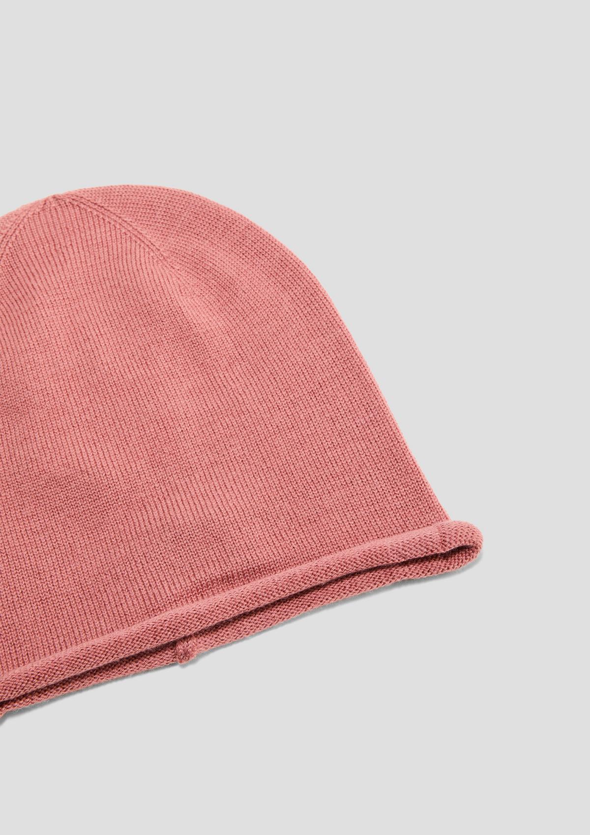 s.Oliver Fine knit beanie in a wool blend