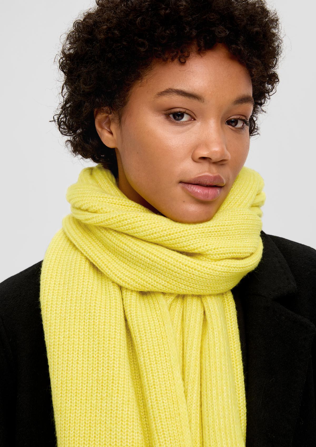 s.Oliver Rib knit scarf in a wool blend