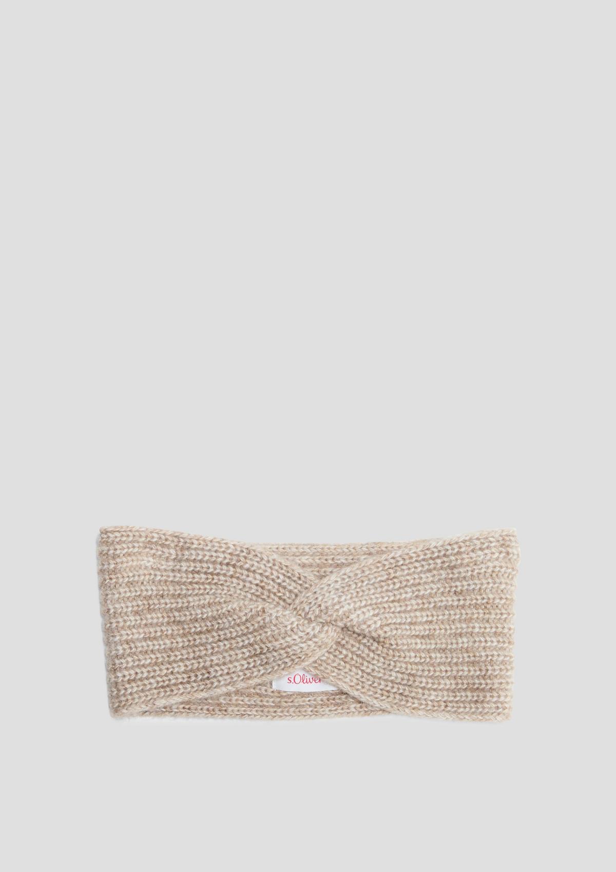 Headband with a knotted detail