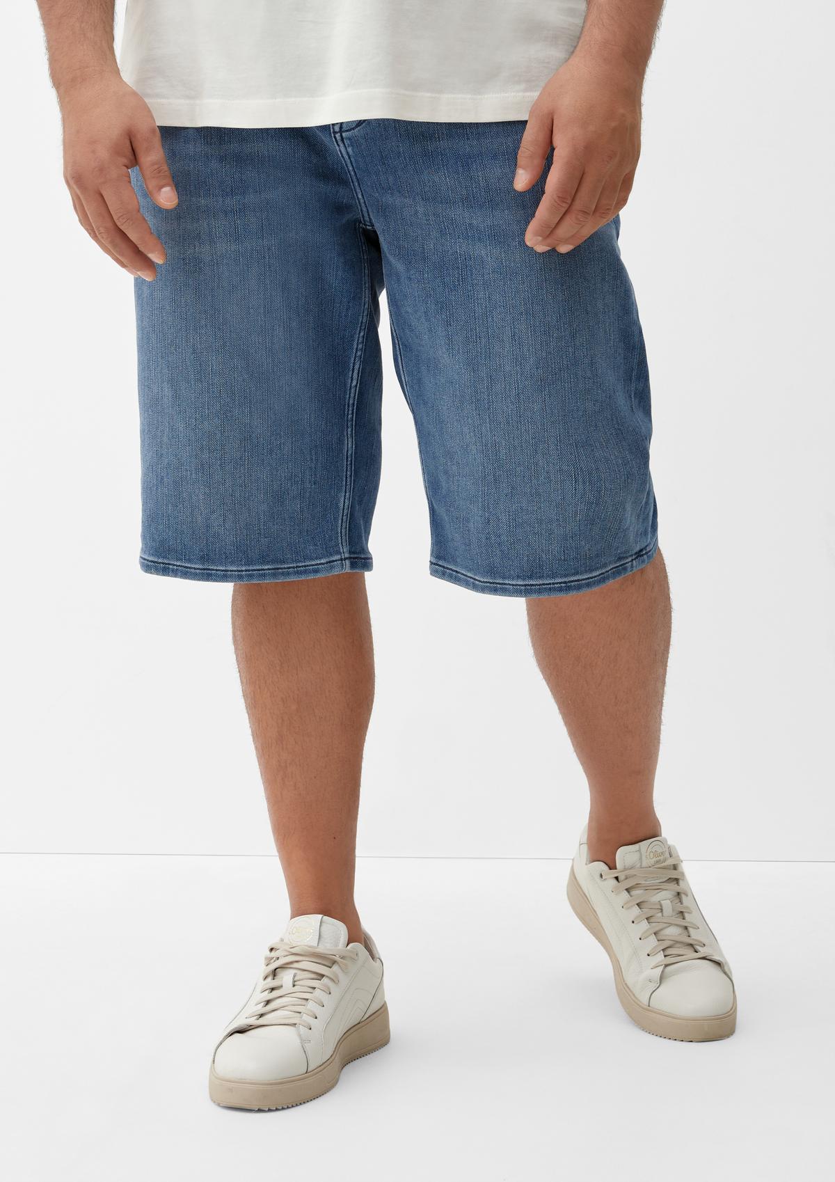 s.Oliver Jeans-Shorts Casby / Relaxed Fit / Mid Rise / Straight Leg