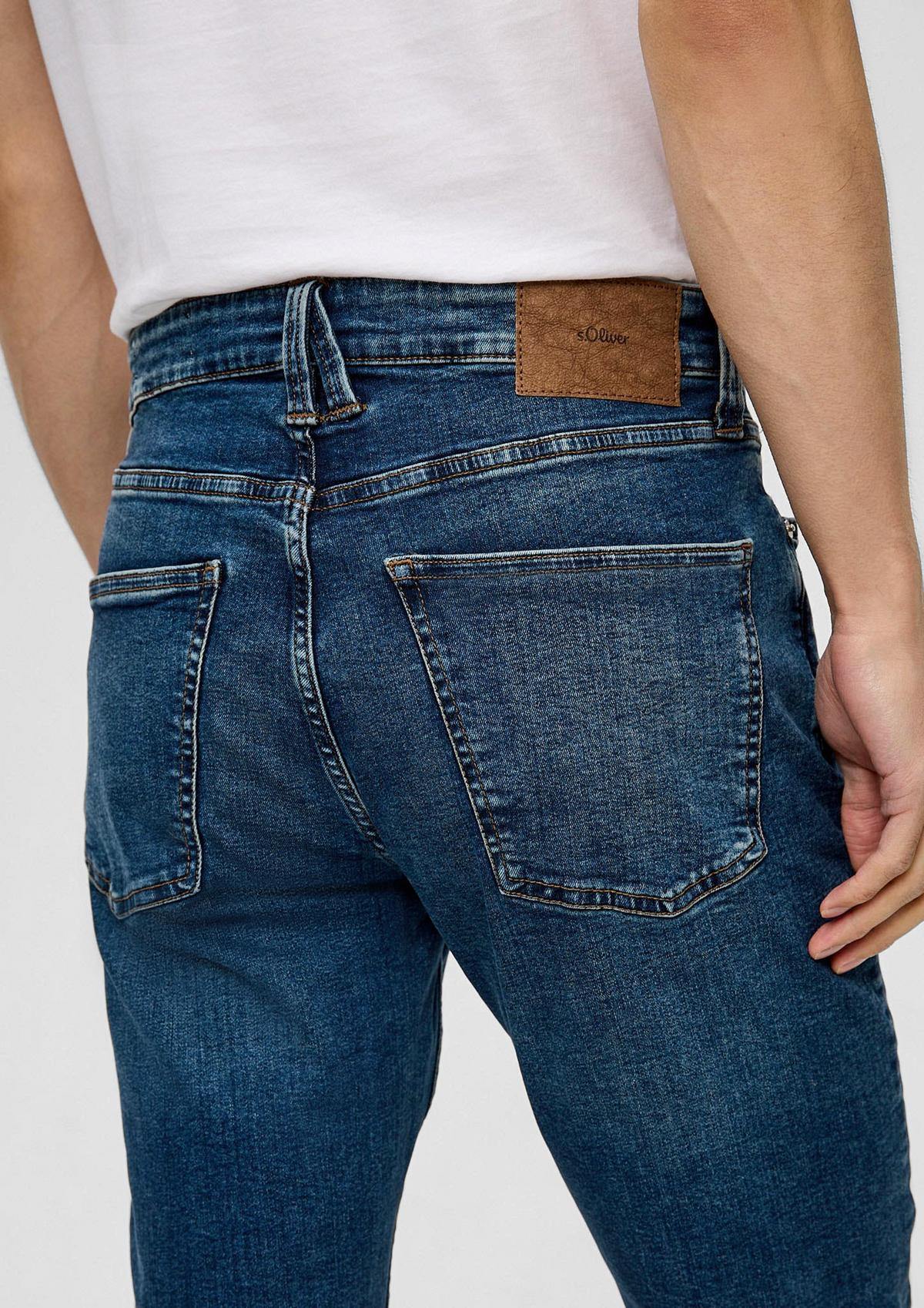 s.Oliver Jeans hlače Nelio/kroj Slim Fit/Mid Rise/Slim Leg/spran videz