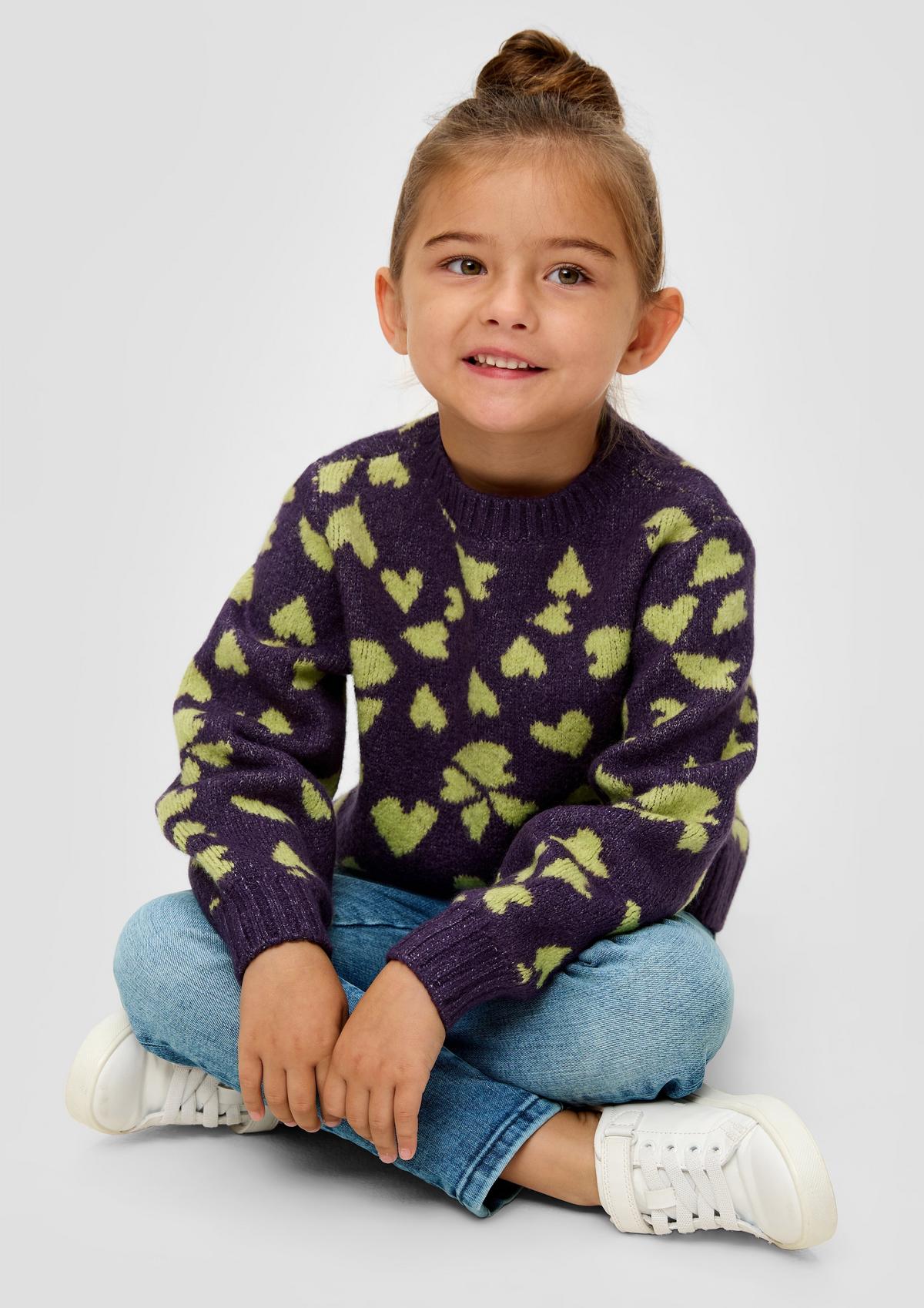 Knitted jumper with a heart pattern