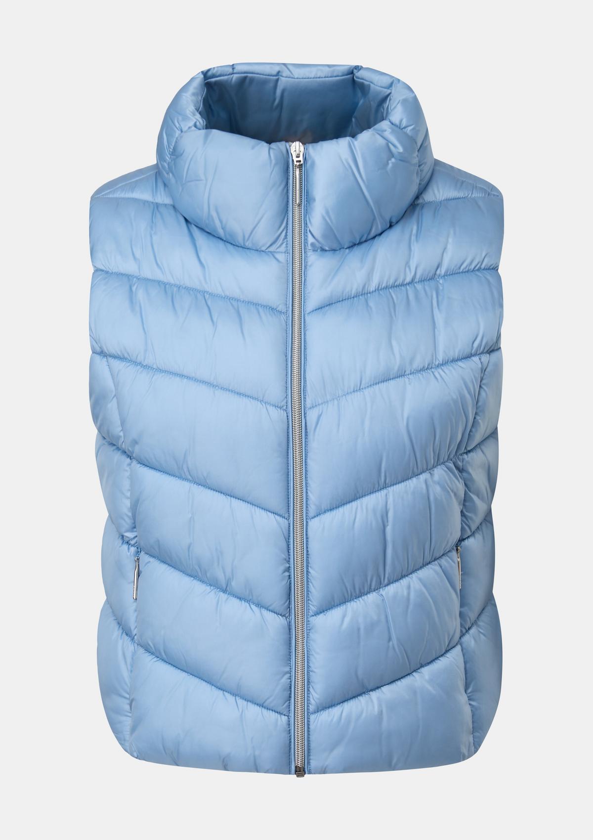 comma Short quilted body warmer with a stand-up collar