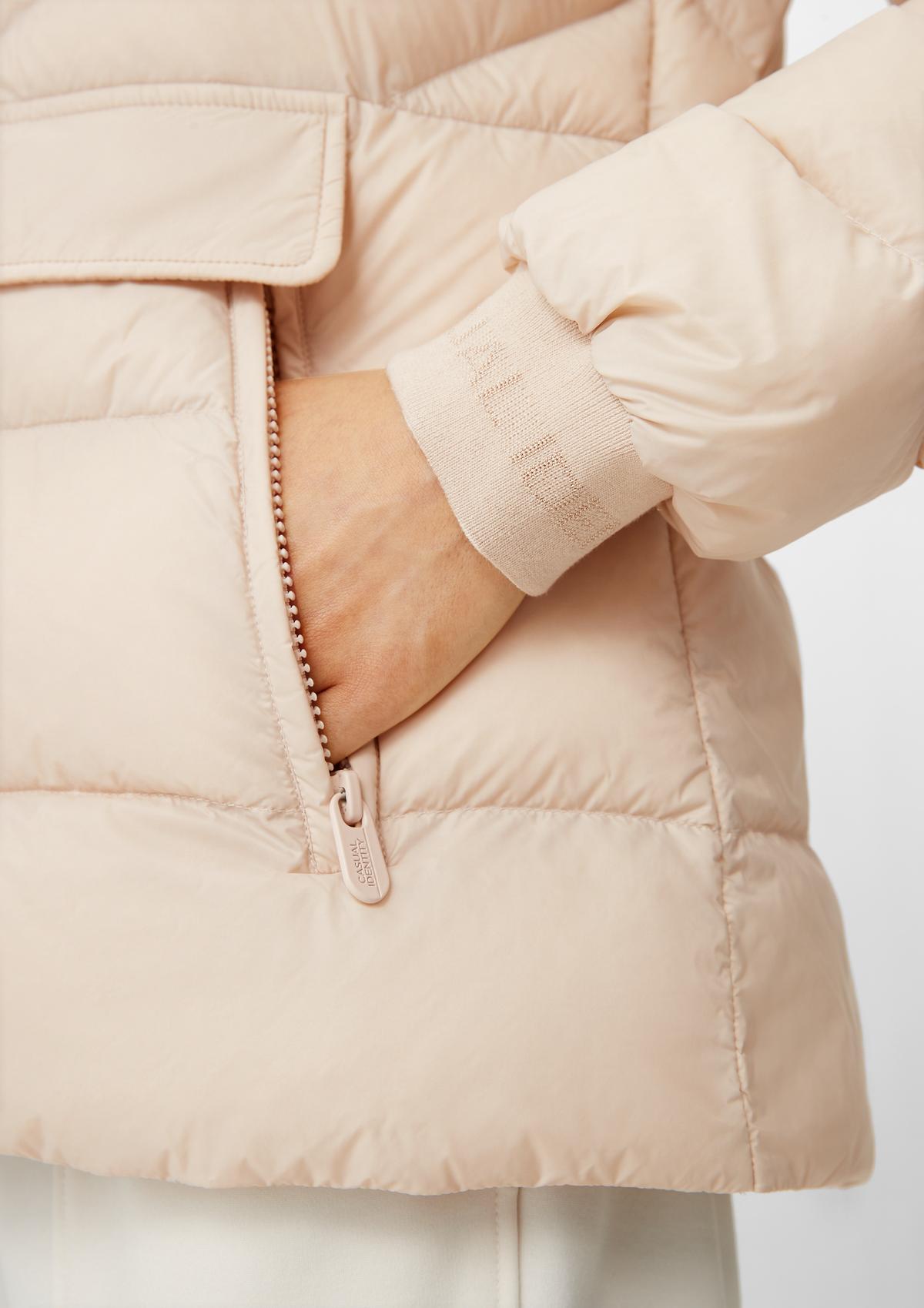 comma Down jacket with a hood