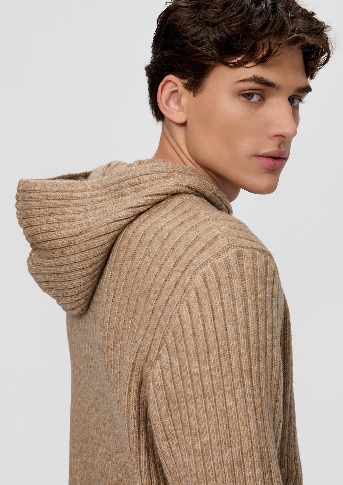 s.Oliver Knitted hoodie with a ribbed texture