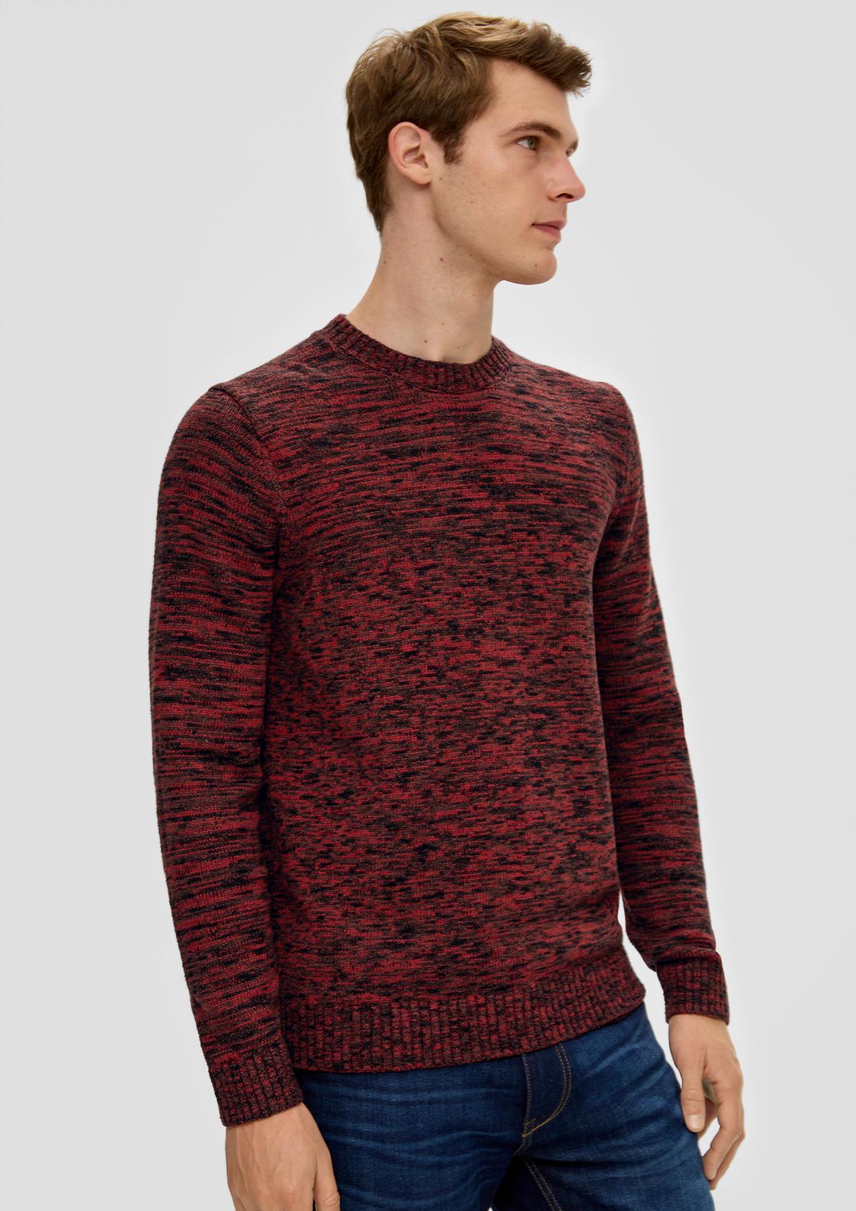 Pleteni pulover od atraktivnog prediva