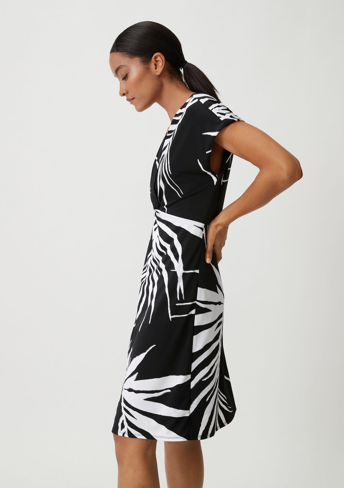 Jerseykleid mit Knoten - schwarz | Comma