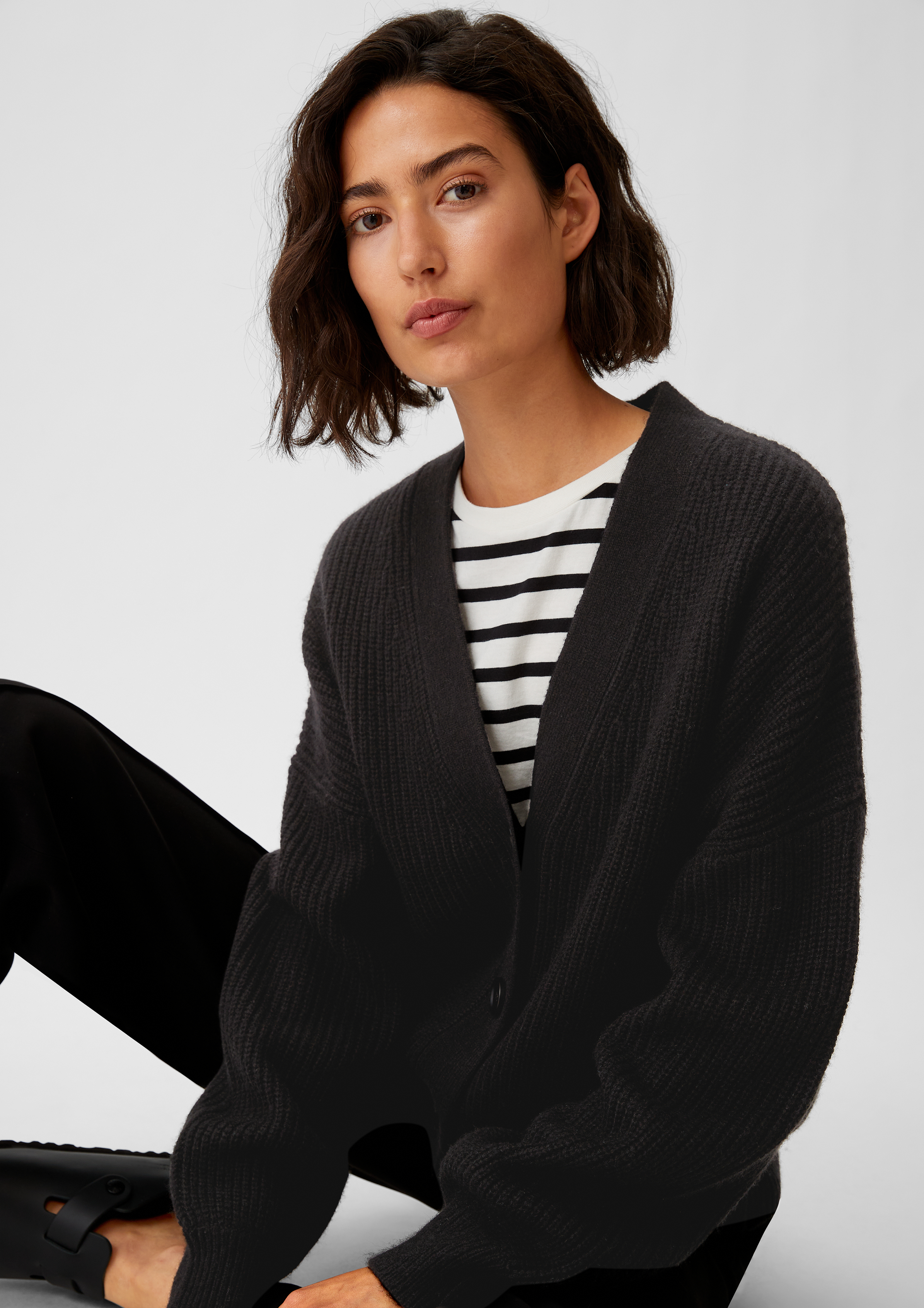 Strickjacke in 9999 & 4250