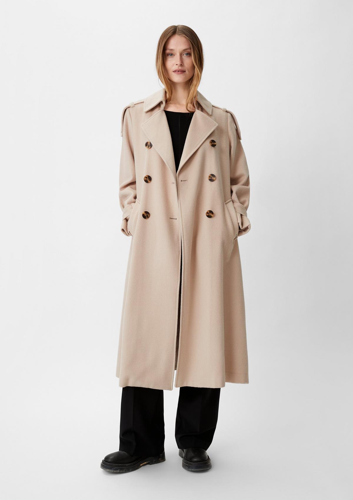 Trench coat made of wool and viscose