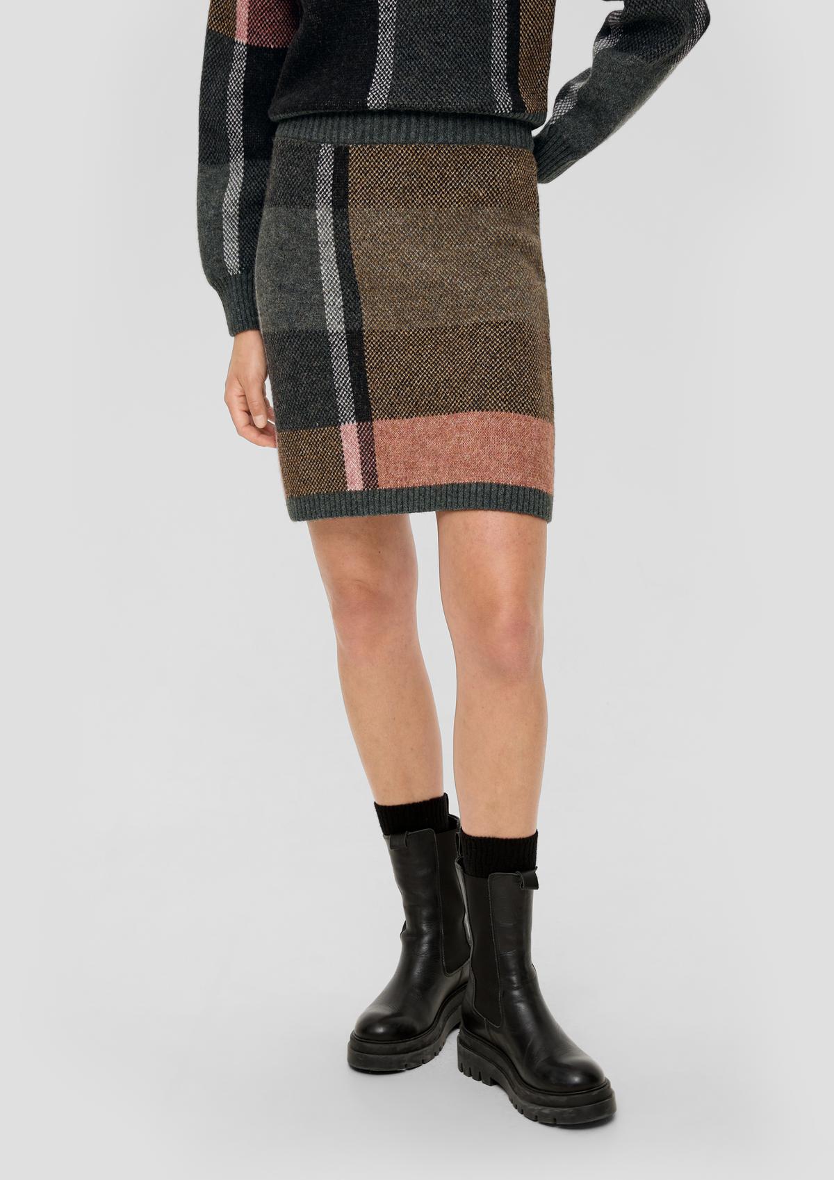 Knitted skirt with a check pattern - multicolor