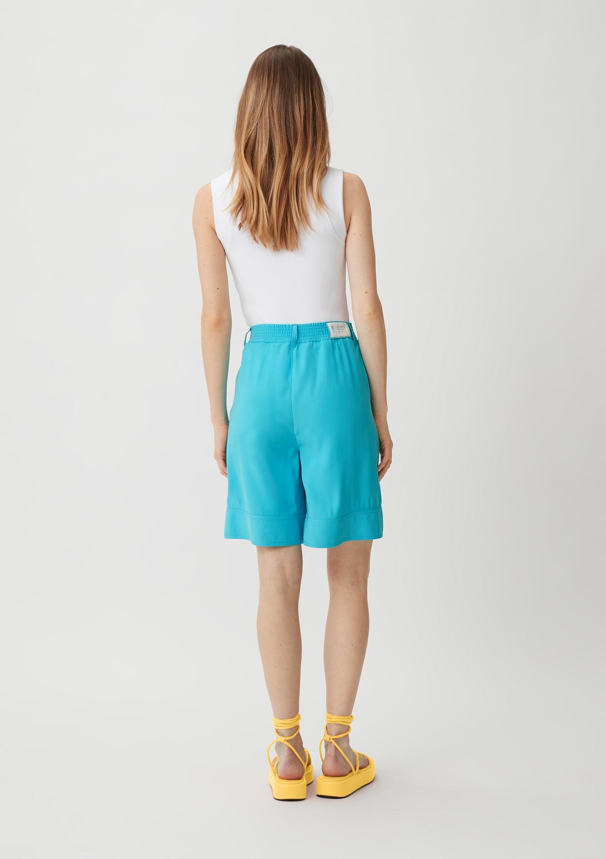 comma Relaxed fit: Shorts in a viscose blend