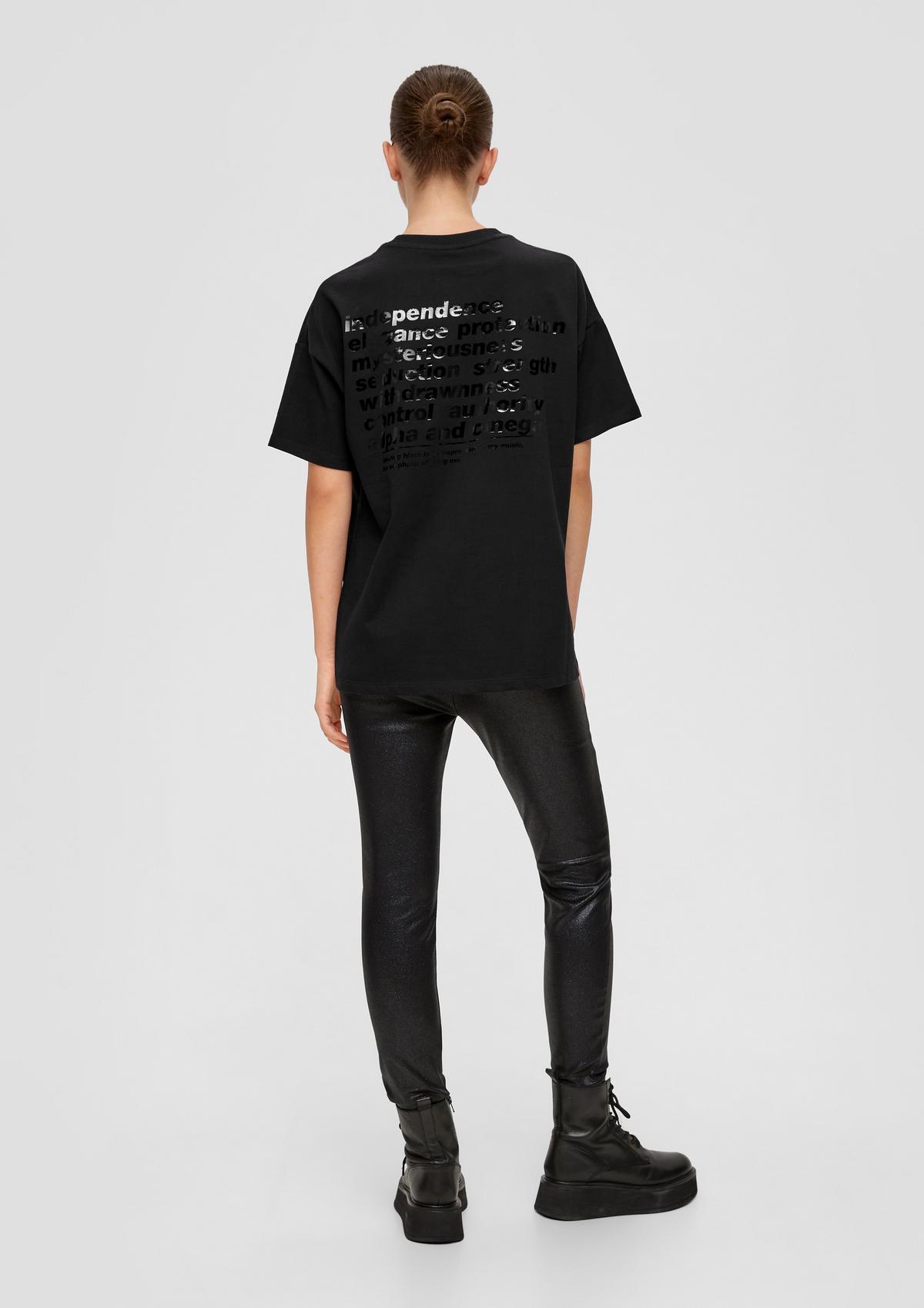 Baumwoll-Shirt mit QS x - schwarz ELIF | Rückenprint