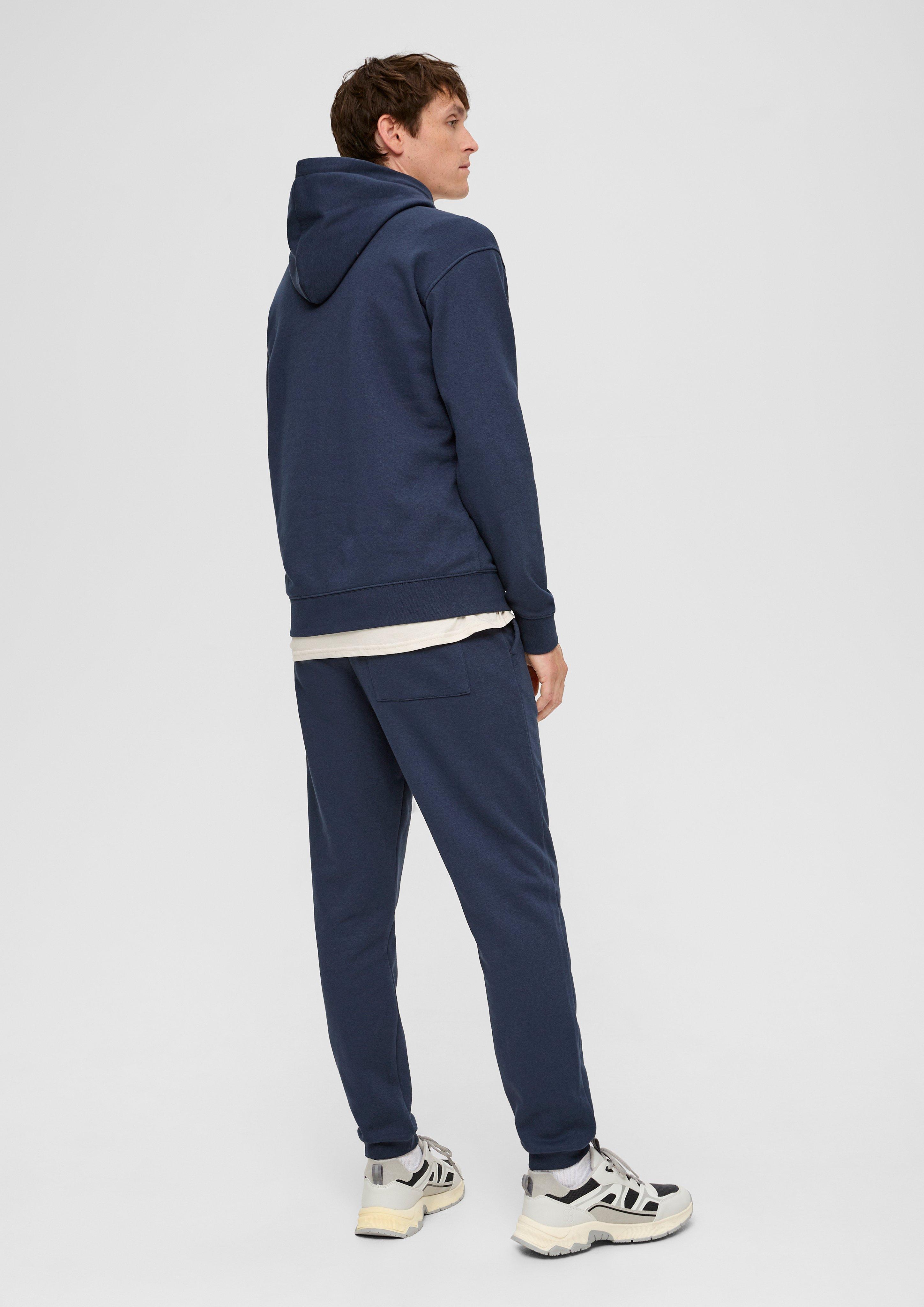 Sweatshirt in 58D0, 01D0 & 82D0