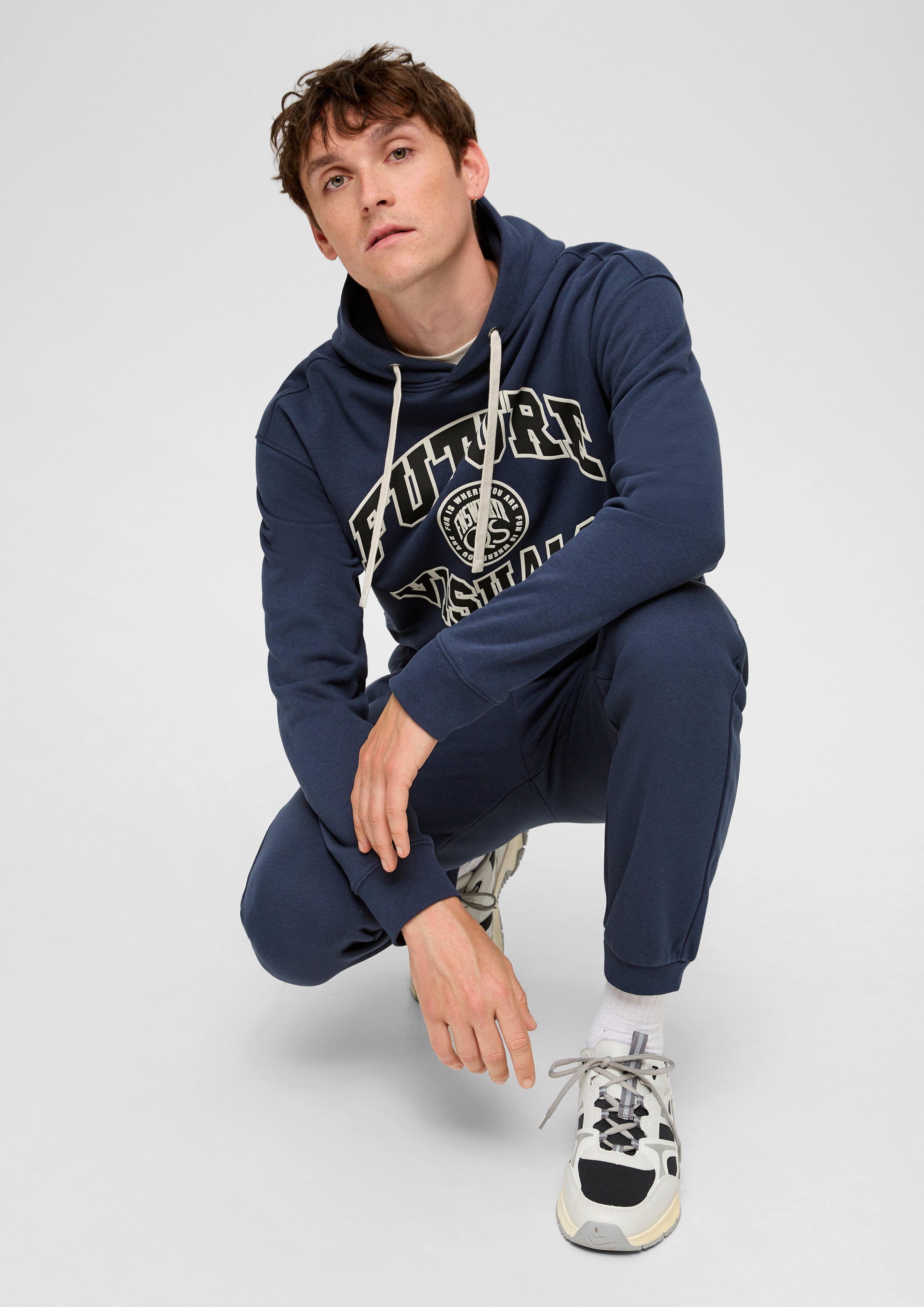 Sweatshirt in 58D0, 01D0 & 82D0