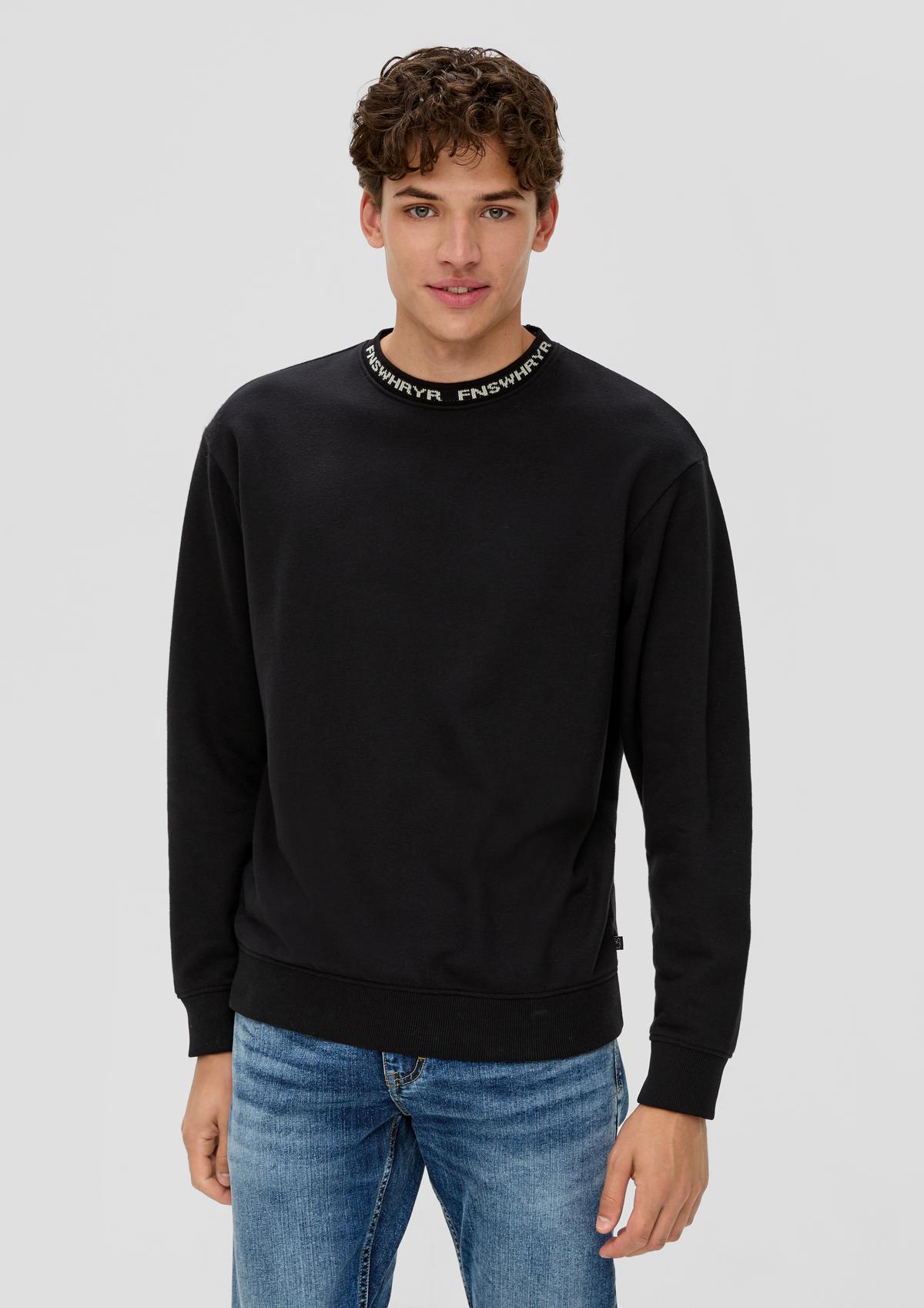 Sweatshirt with a jacquard trim
