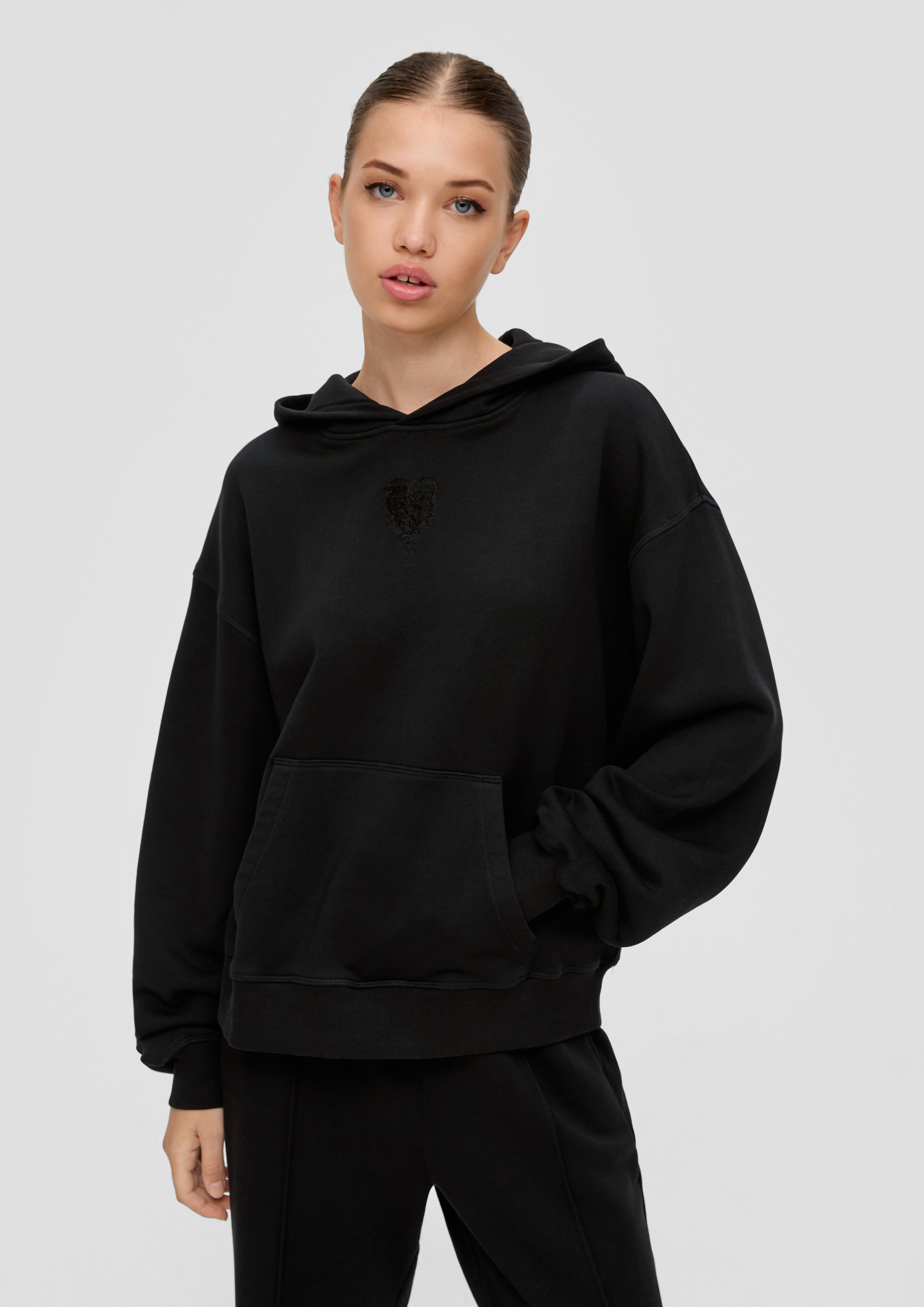 Sweat hoodie with stitching - black