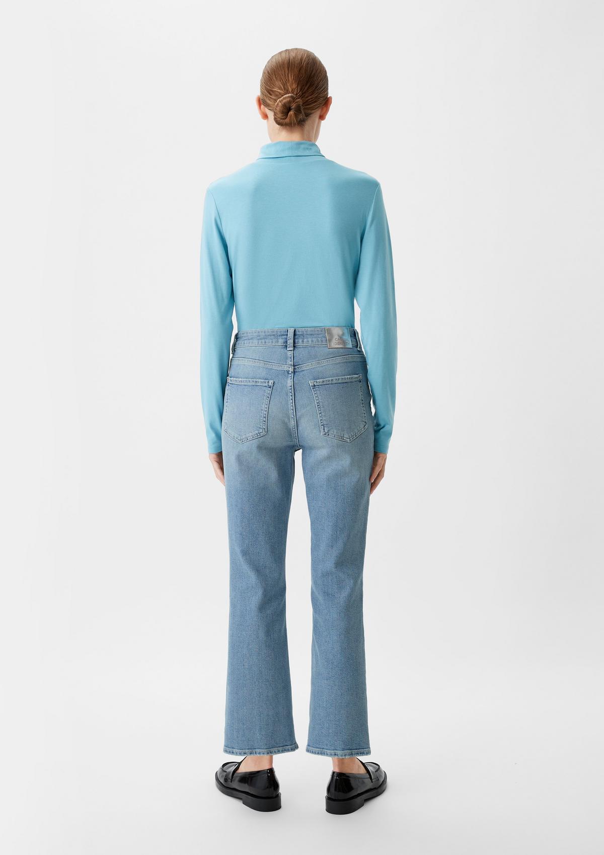 comma Relaxed: Jeans mit Flared leg
