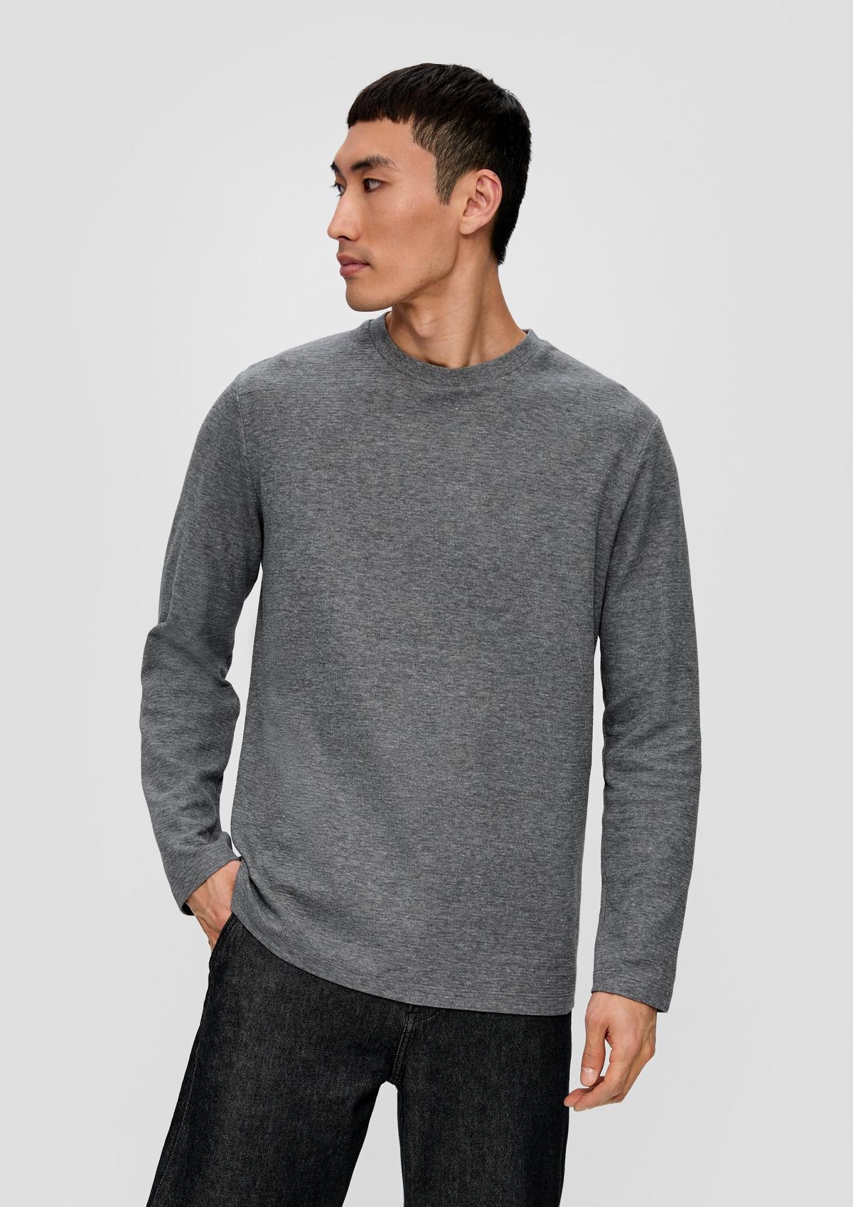 Long sleeve top with a crew neck