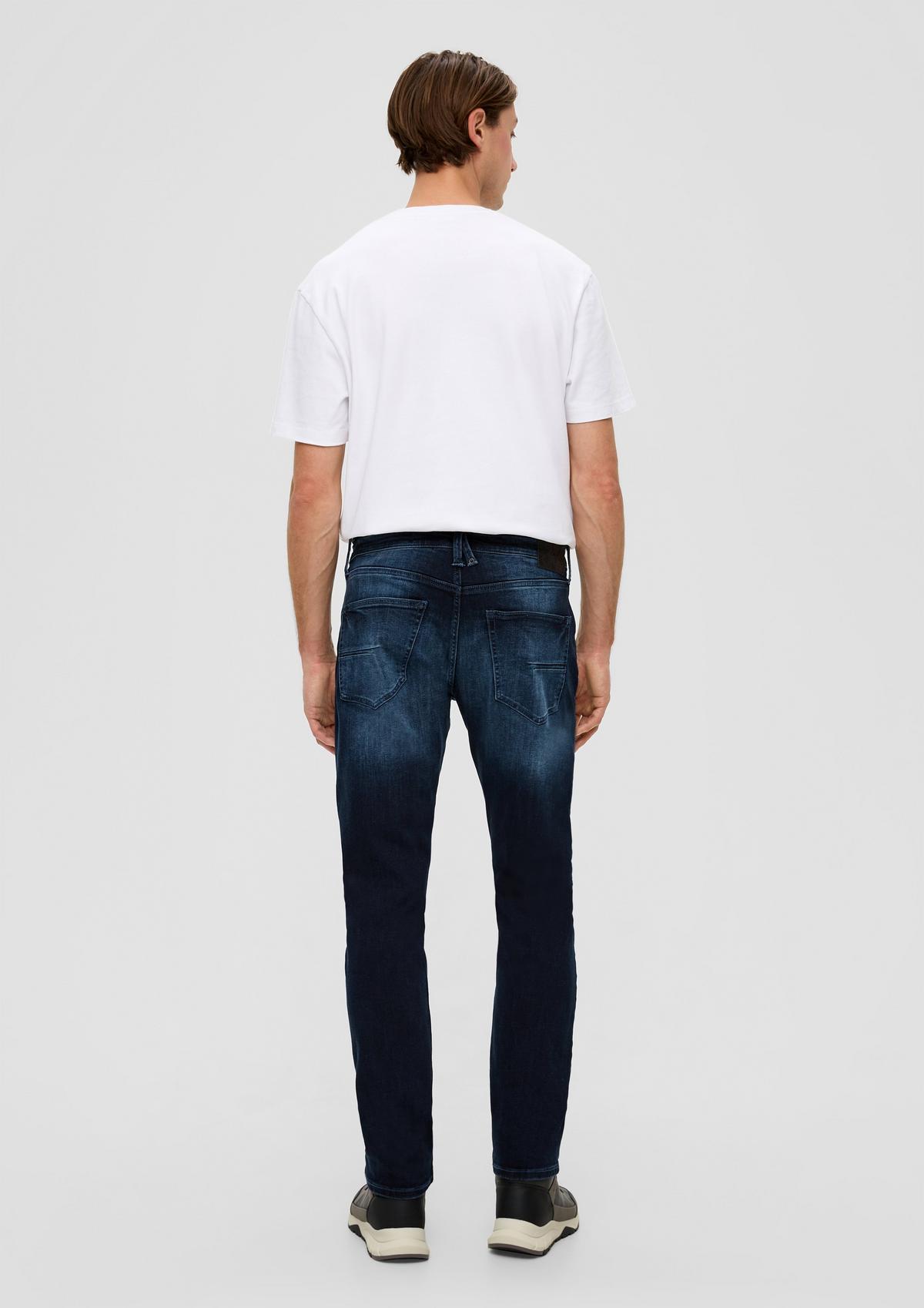 s.Oliver Jeans / Regular Fit / Mid Rise / Tapered Leg / 5-Pocket Style