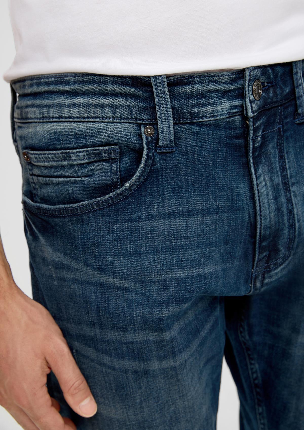 s.Oliver Jeans / Regular Fit / Mid Rise / Tapered Leg / 5-Pocket-Stil