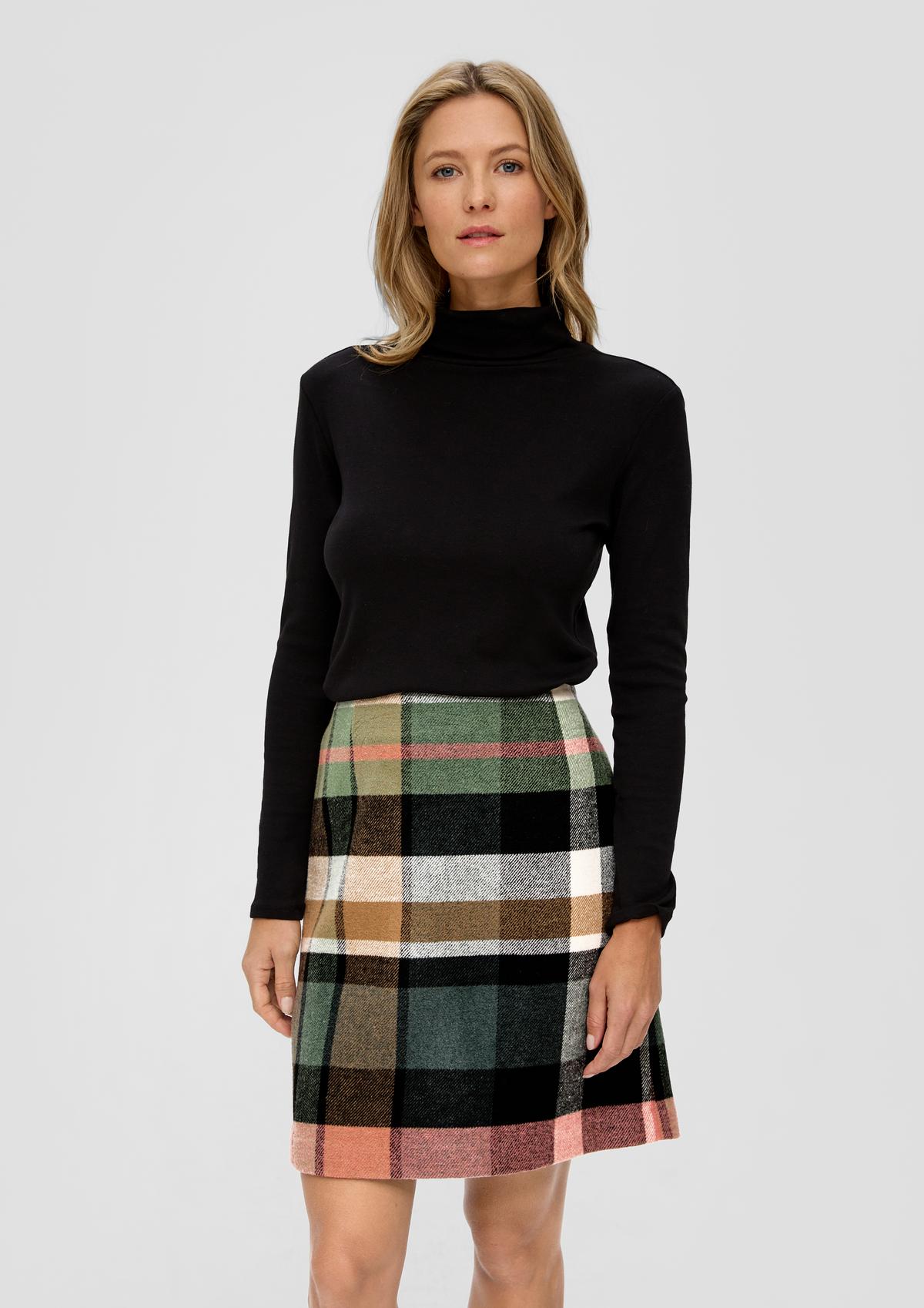Skirt with a check pattern