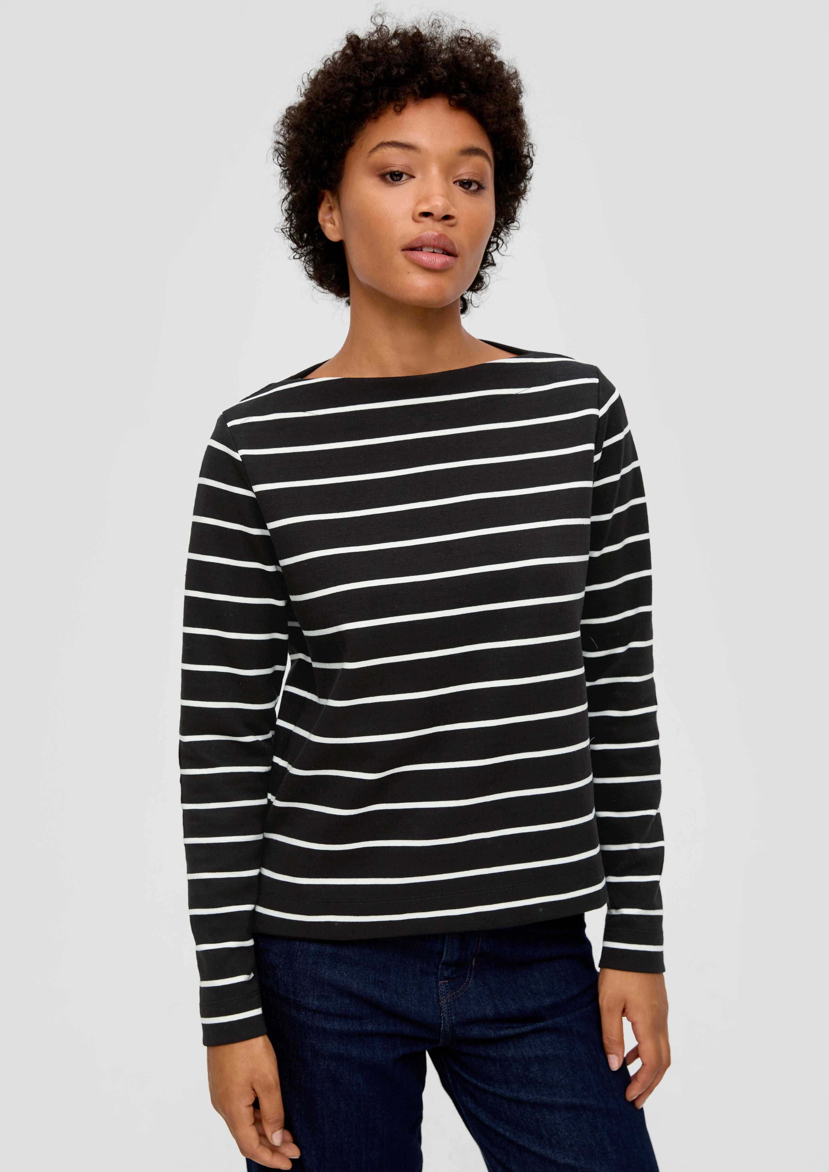 Sweatshirt in 99H1, 84H1 & 59H1