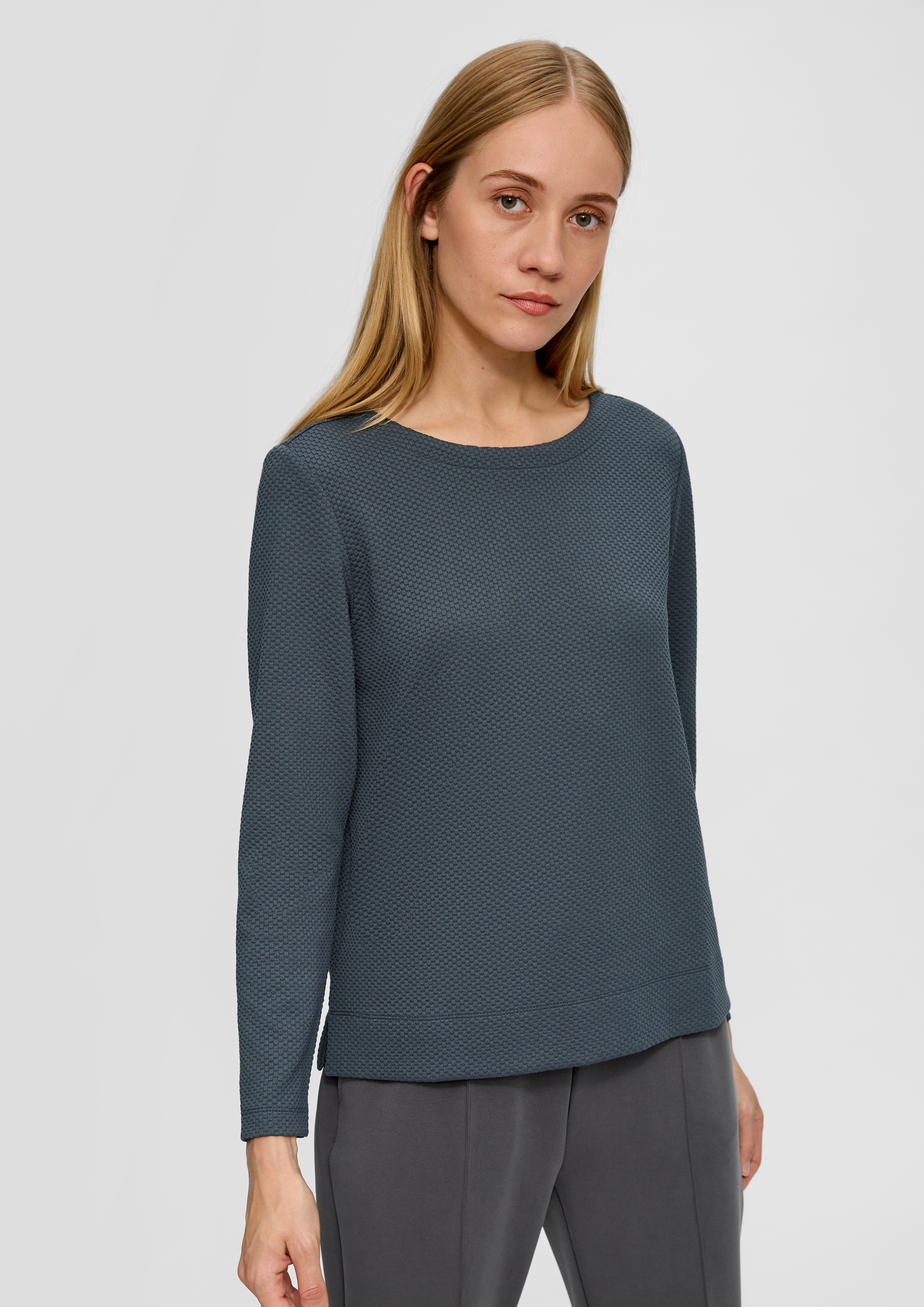 Sweatshirt in 7909, 9999 & 0210