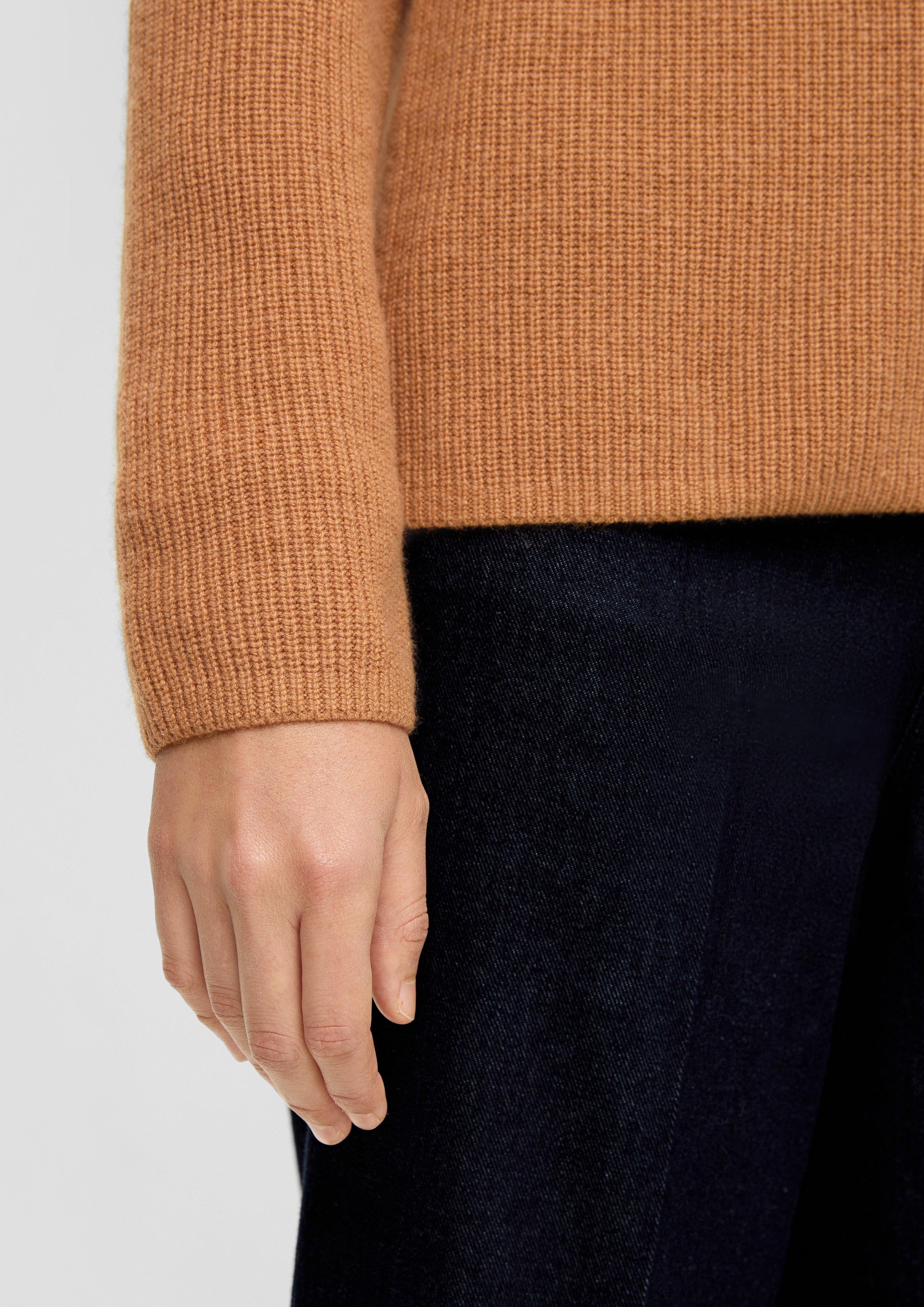 Pulover in 1803 & 9999