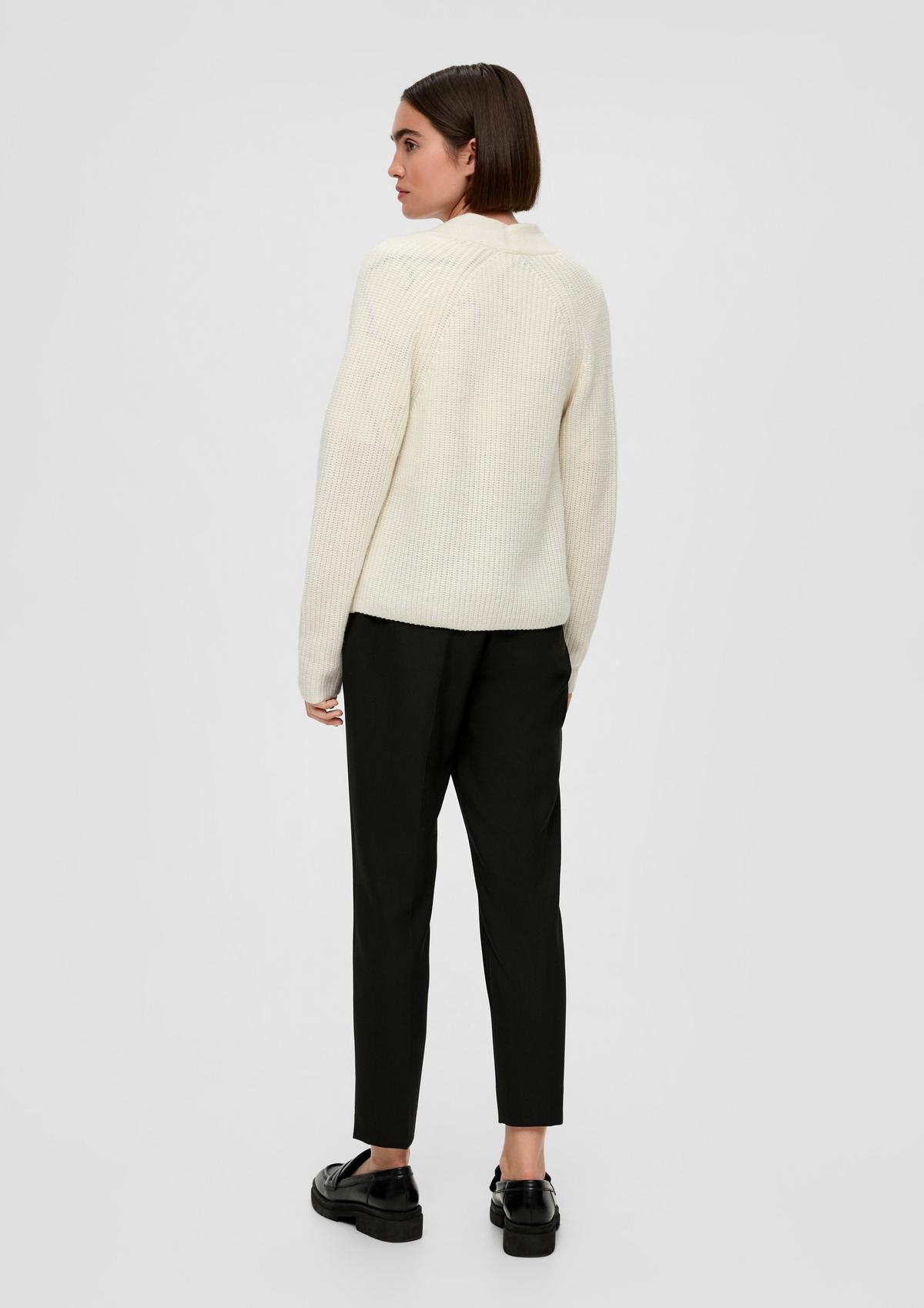 s.Oliver Cropped cardigan in a wool blend