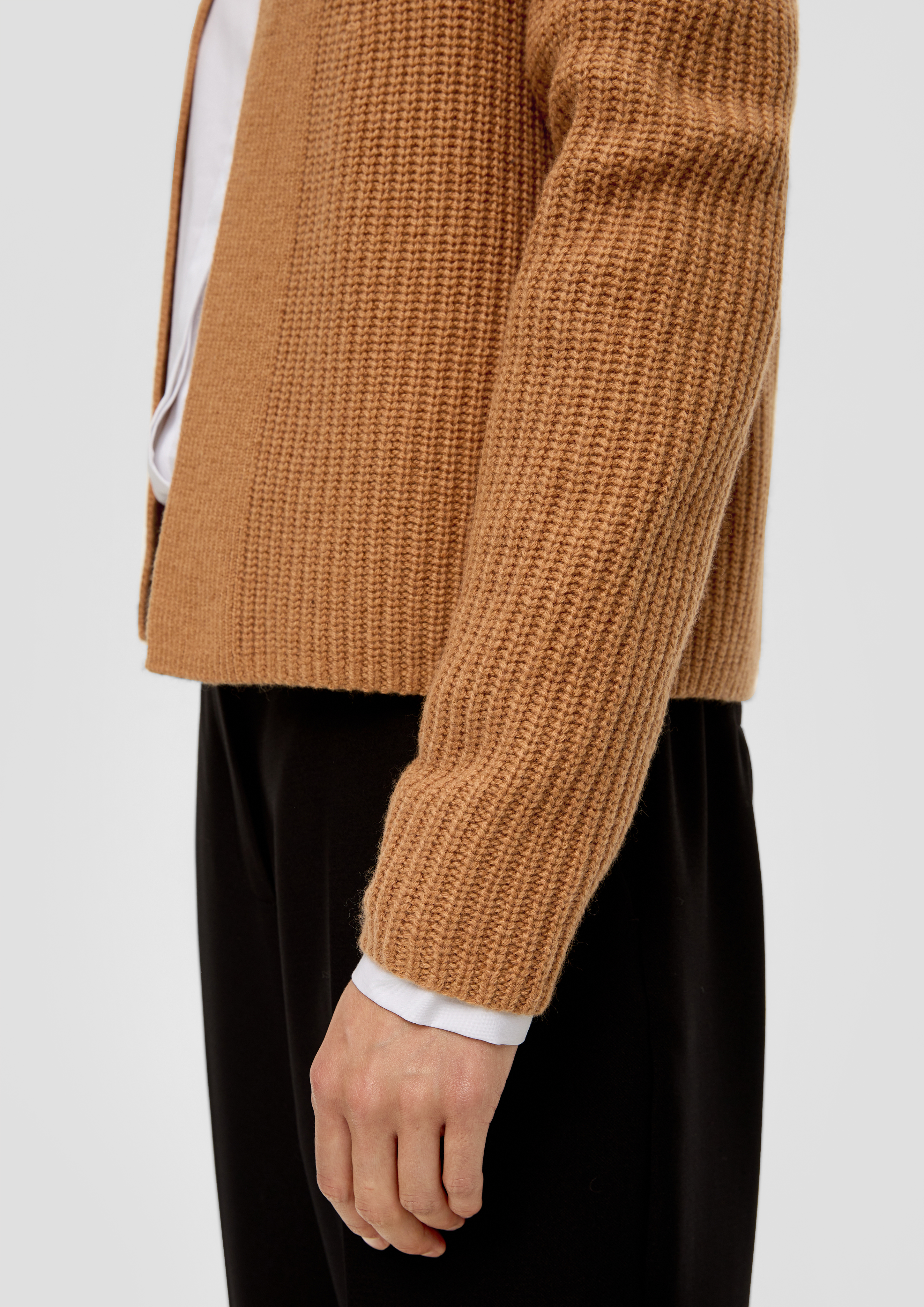 Strickjacke in 1803, 0700 & 9999