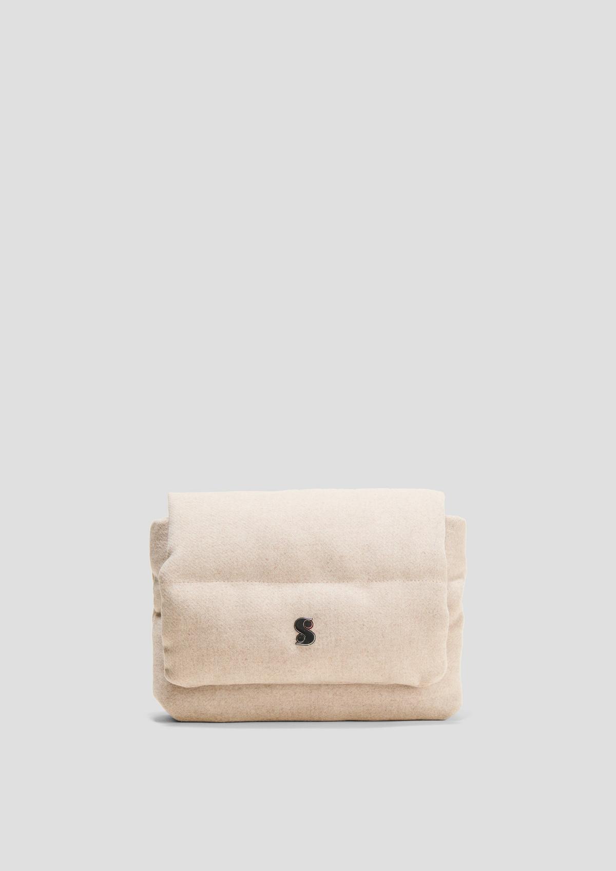Shoulder bag with detachable strap