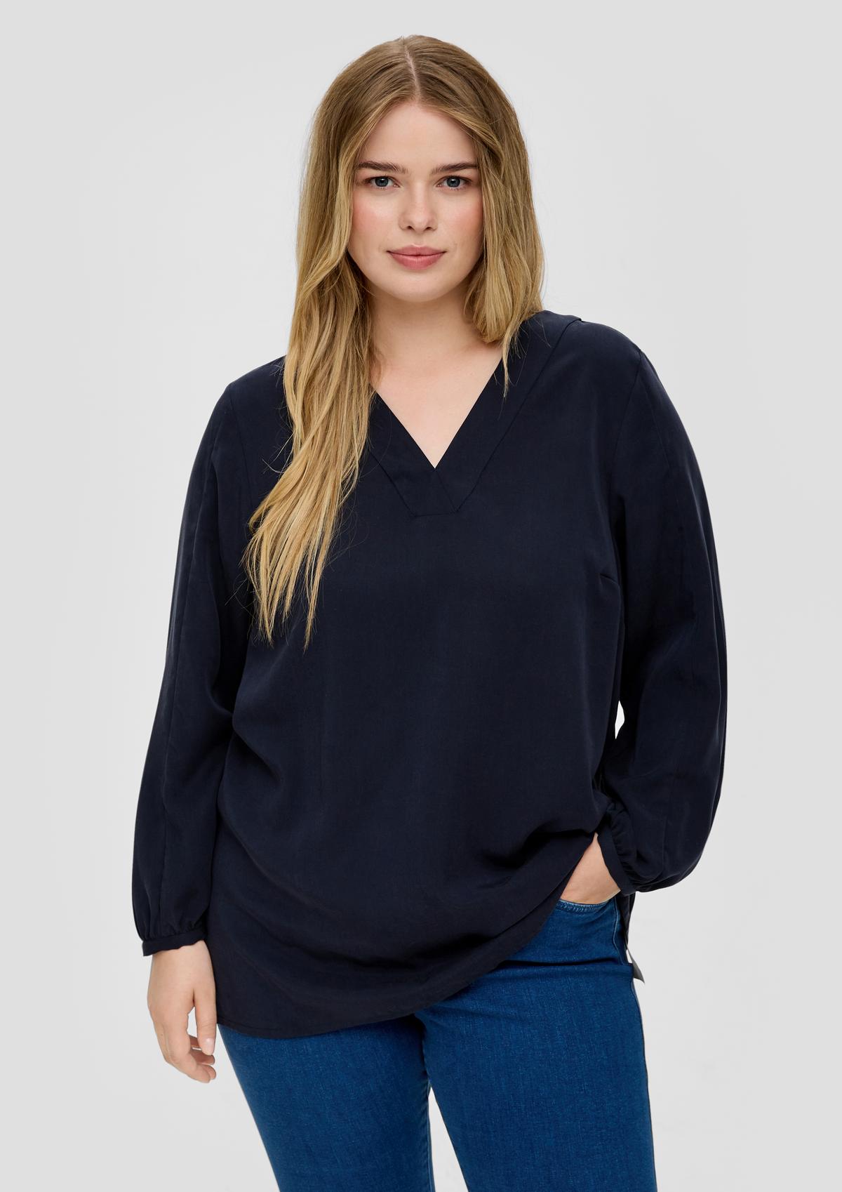 Lyocell blouse with a V-neckline