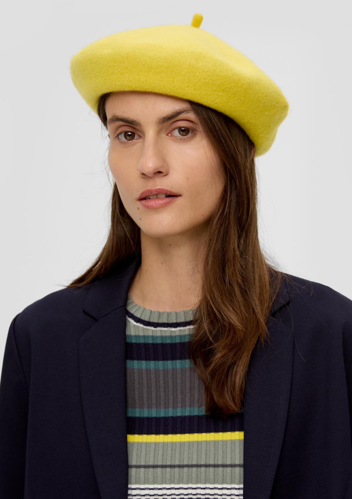 s.Oliver Beret in a wool blend