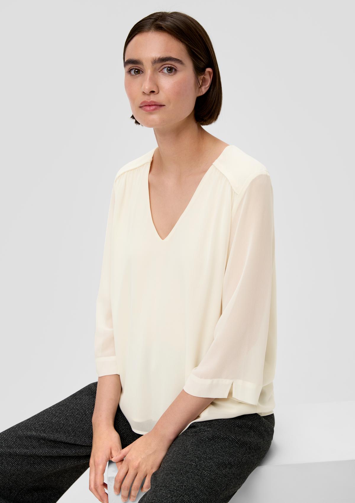 Chiffon blouse with viscose lining
