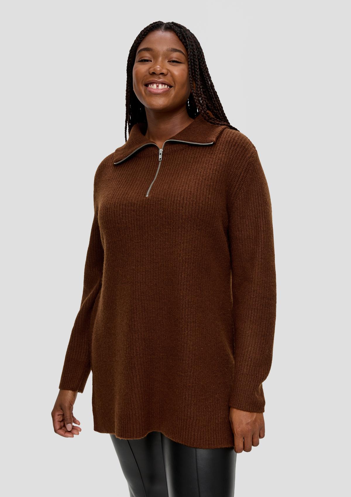 Knitted pullover - brown