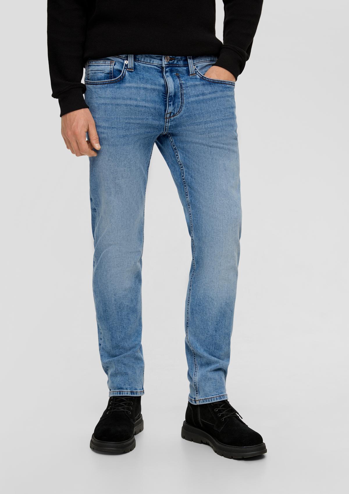 Slim fit: jeans with a vintage garment wash