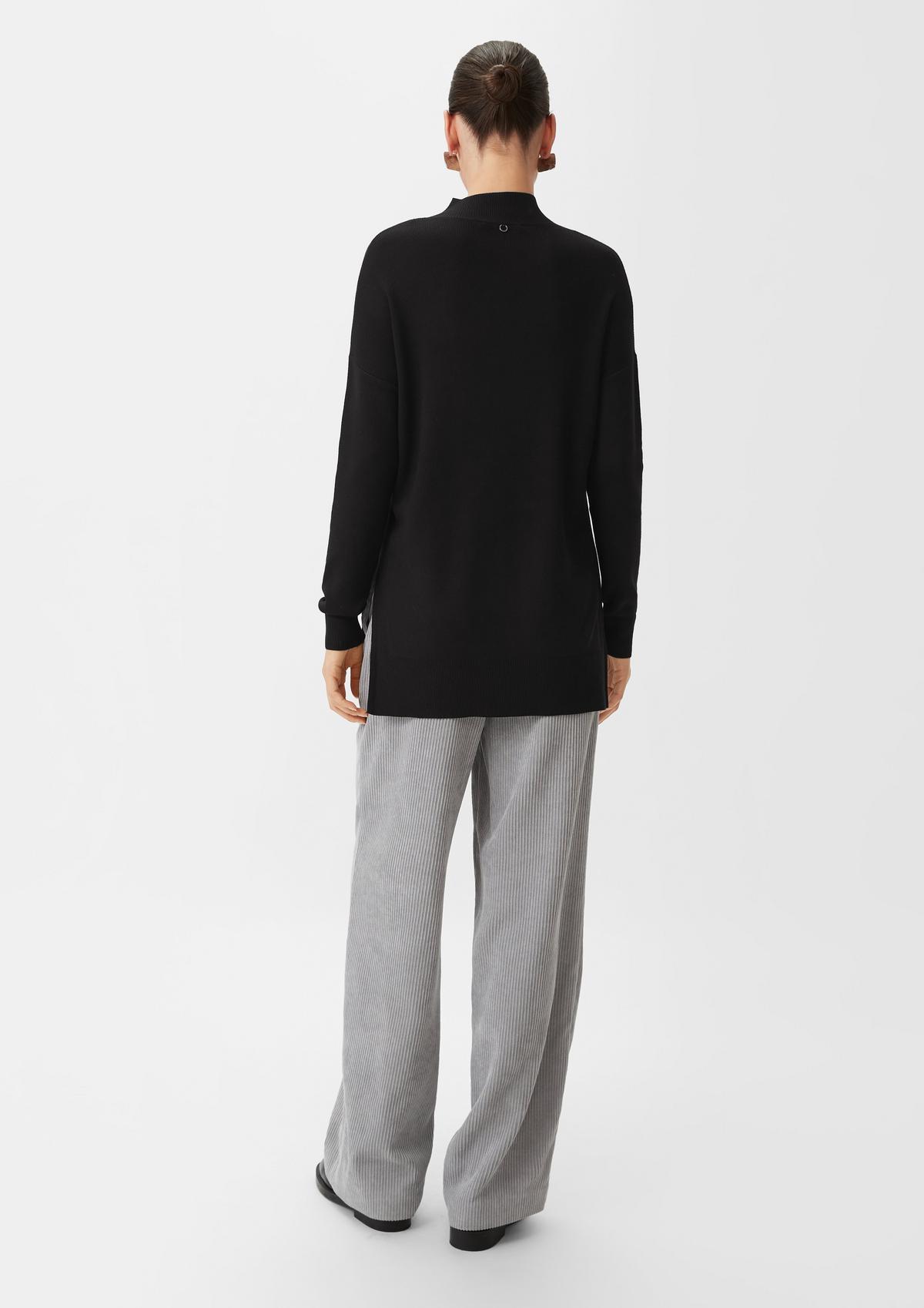 comma Long knitted jumper with a turtleneck collar