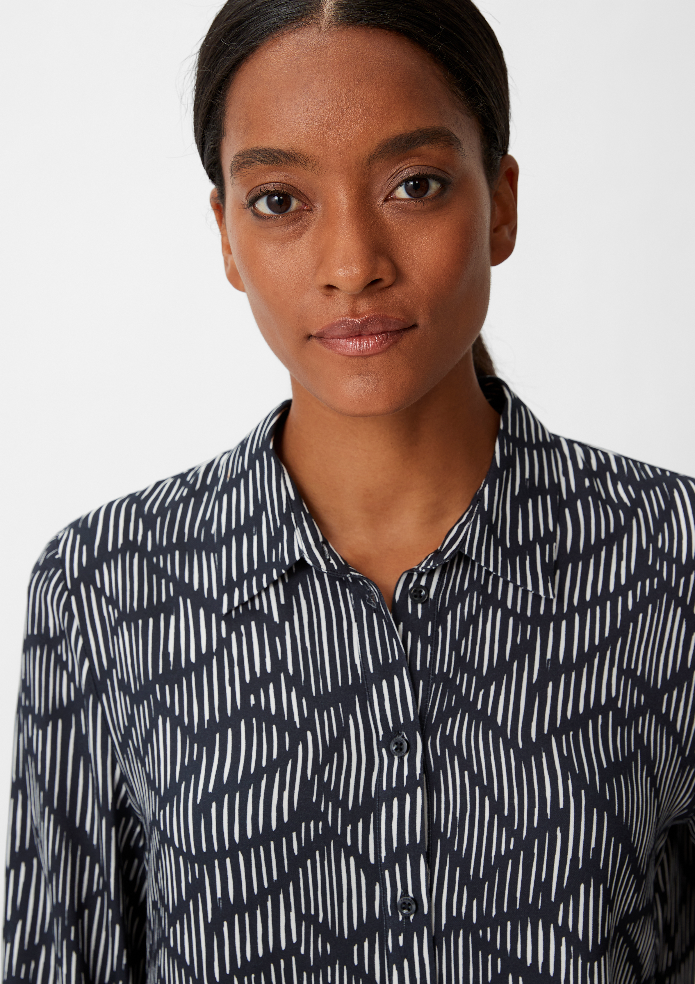 Viscose blouse with an allover print black Comma