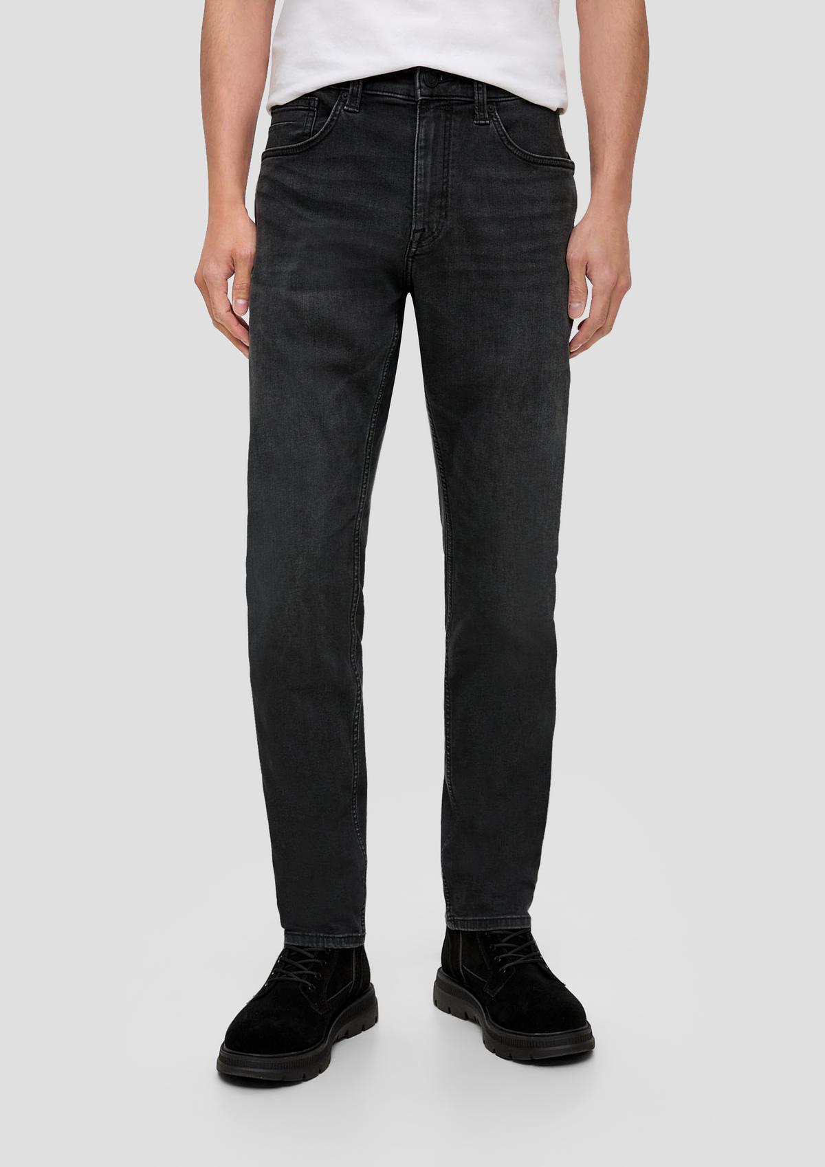 Jeans Mauro / regular fit / high rise / tapered leg / garment wash