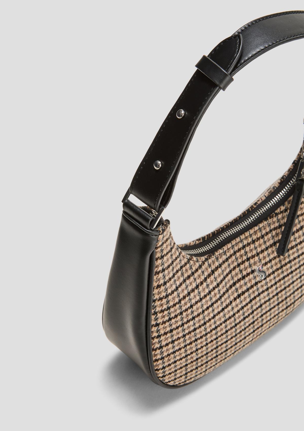s.Oliver Shoulder bag with adjustable strap