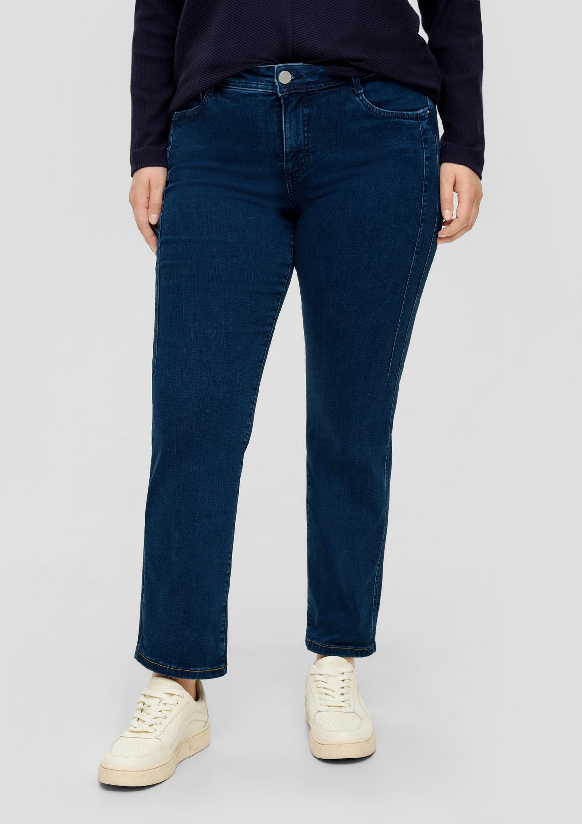 s.Oliver Jeans dolžine do gležnjev / kroj Regular Fit/ Mid Rise / ravne hlačnice