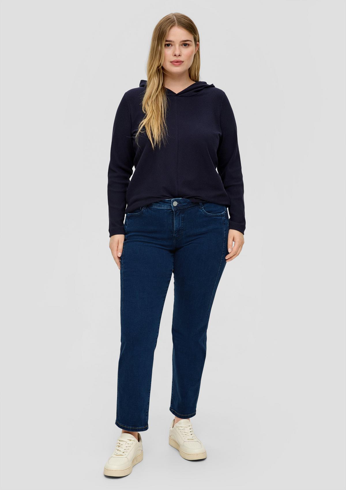 Jeans dolžine do gležnjev / kroj Regular Fit/ Mid Rise / ravne hlačnice