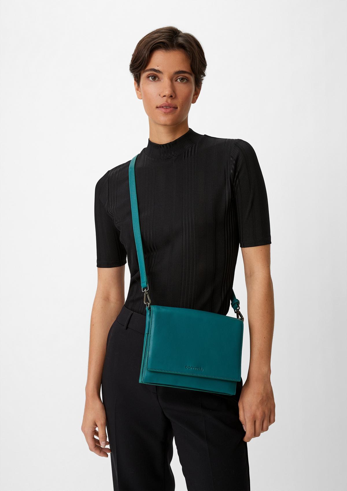 comma Cross-body bag made of leather