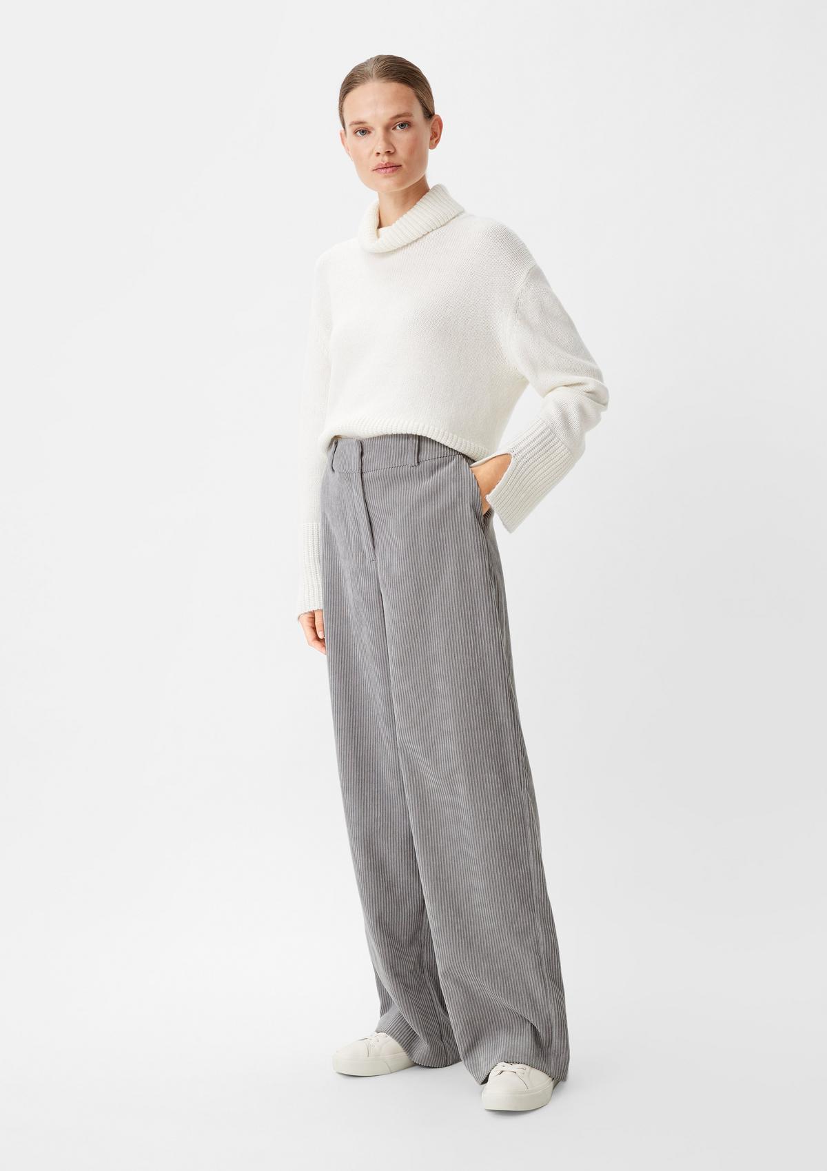 Relaxed fit: corduroy trousers with a flared leg