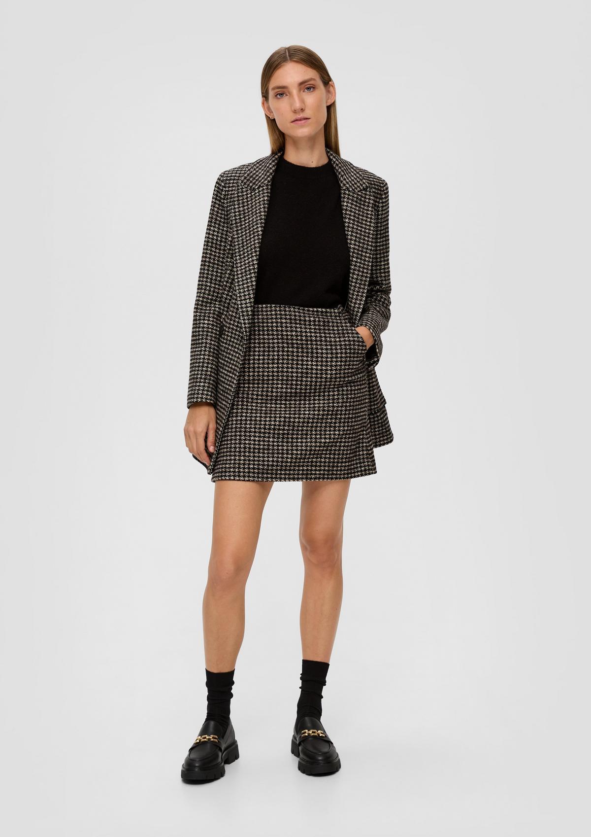 Short wool blend skirt